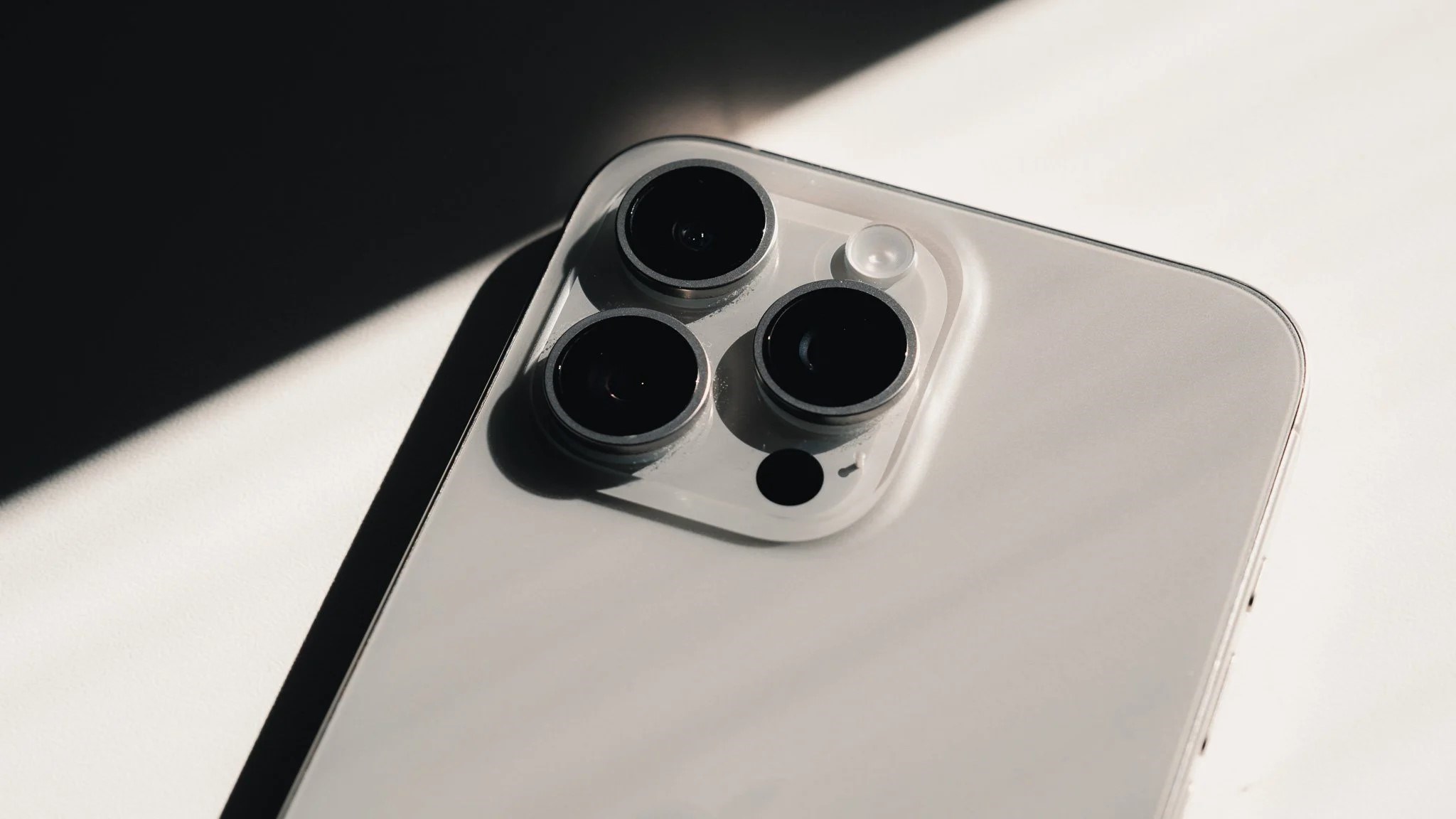 Google Pixel 9 Pro XL vs. iPhone 15 Pro Max