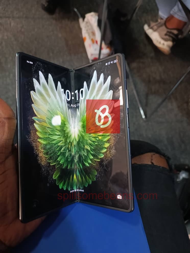 Tecno Phantom V Fold 2 ve V Flip 2'nin görüntüleri ortaya çıktı