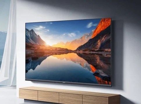 TCL’nin yeni akıllı televizyonu olağanüstü inceliği ile dikkat çe