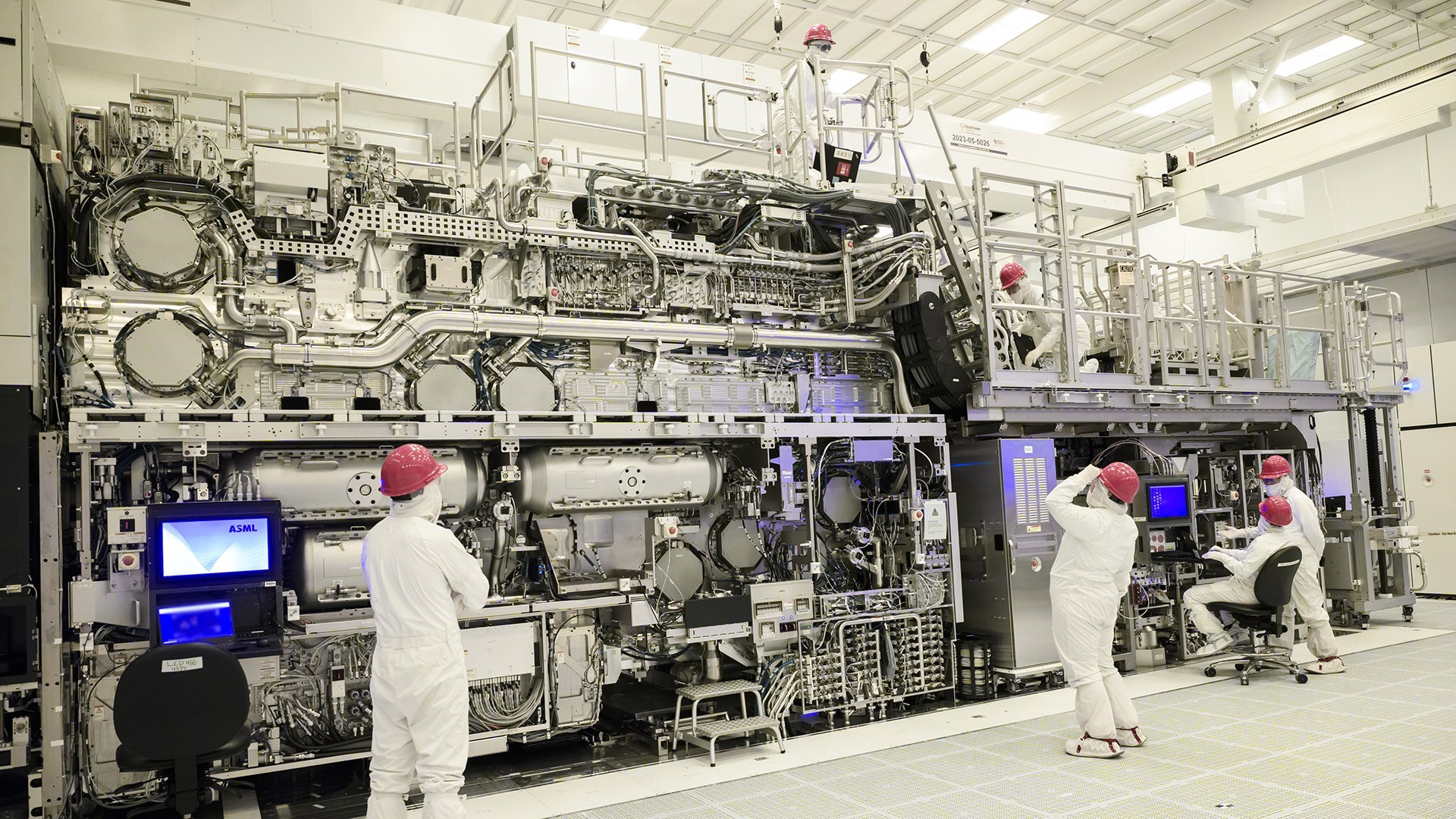 TSMC, 400 milyon dolarlık ilk High-NA EUV makinesini bu ay alıyor