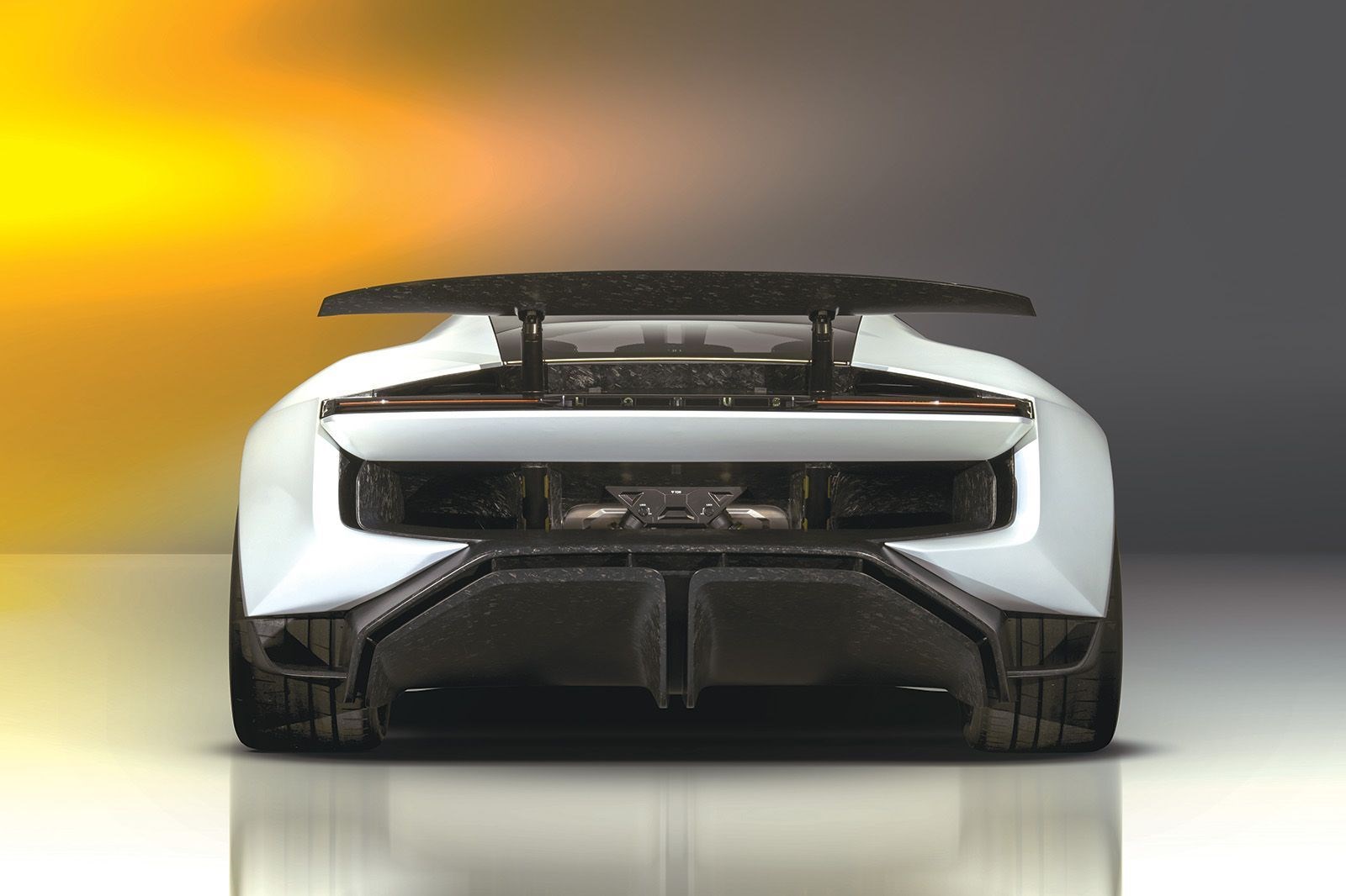 Lotus 1000 beygirlik elektrikli süper otomobil konseptini tanıttı