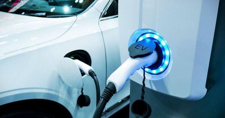 Şarj edilebilir hibritlere (PHEV) de 20 servis şartı getirildi