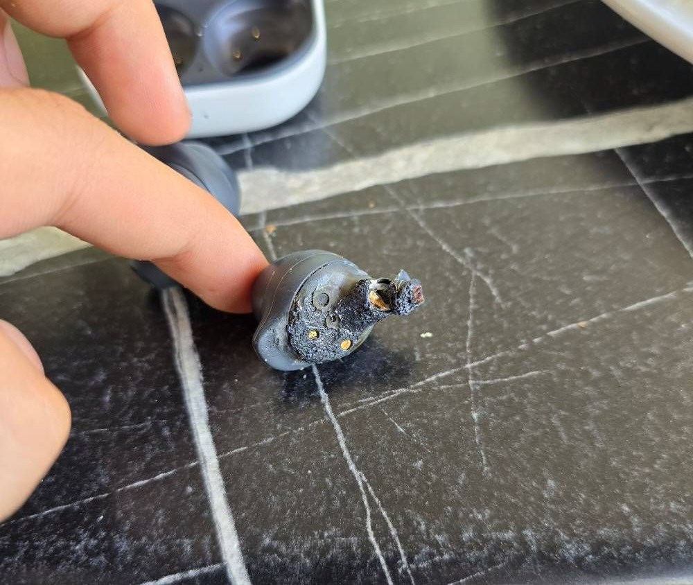 Galaxy Buds FE, Türk kullanıcının kulağında patladı