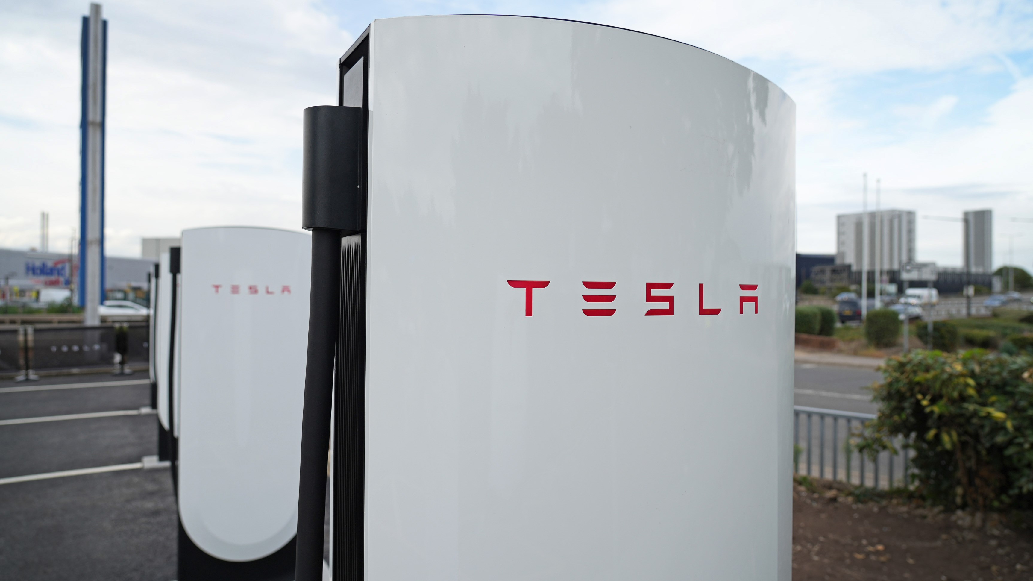 Tesla, Türkiye’de “sekizinci” Supercharger şarj istasyonunu açtı