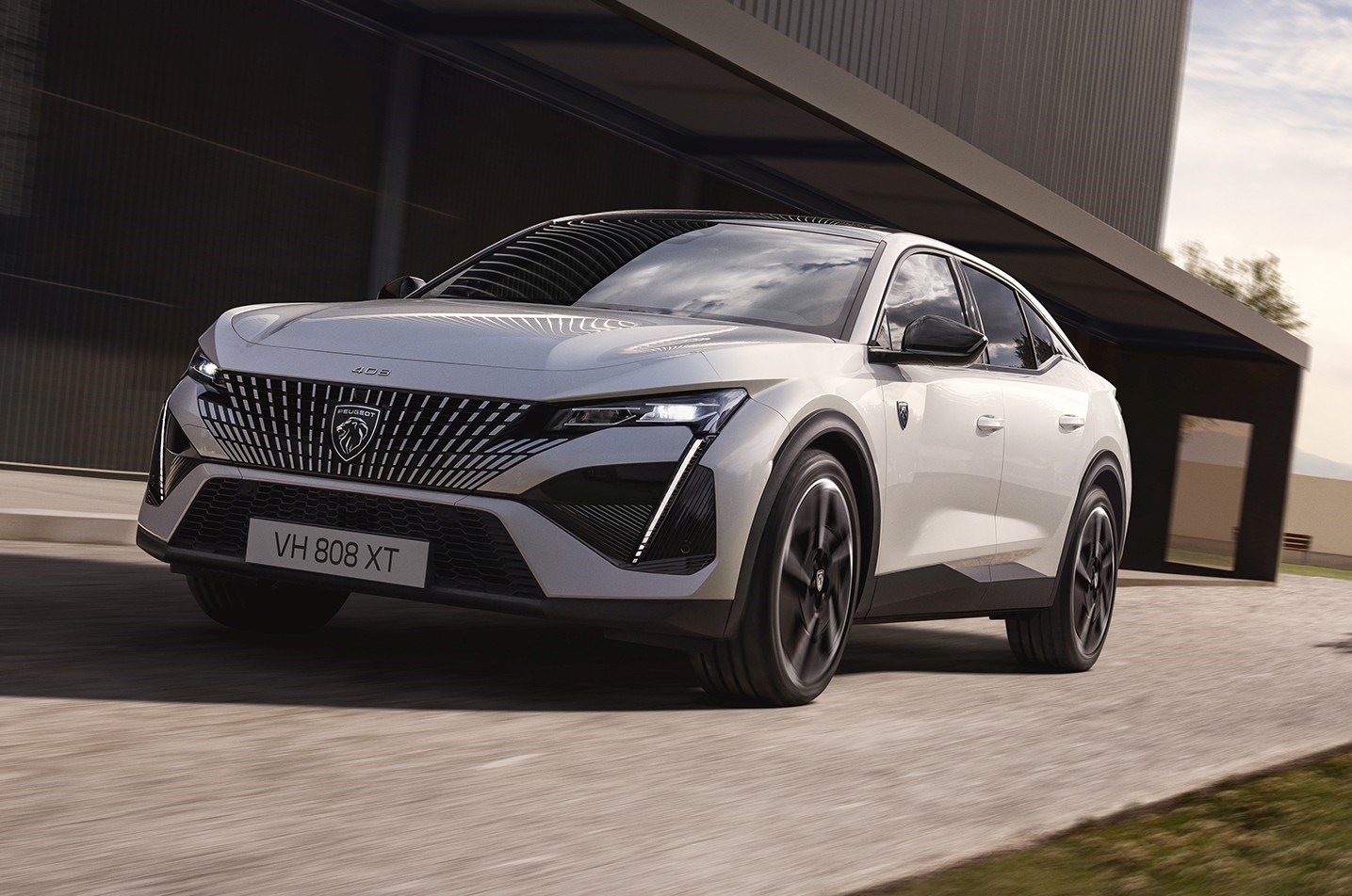 Elektrikli Peugeot E-408 tanıtıldı: İşte özellikleri