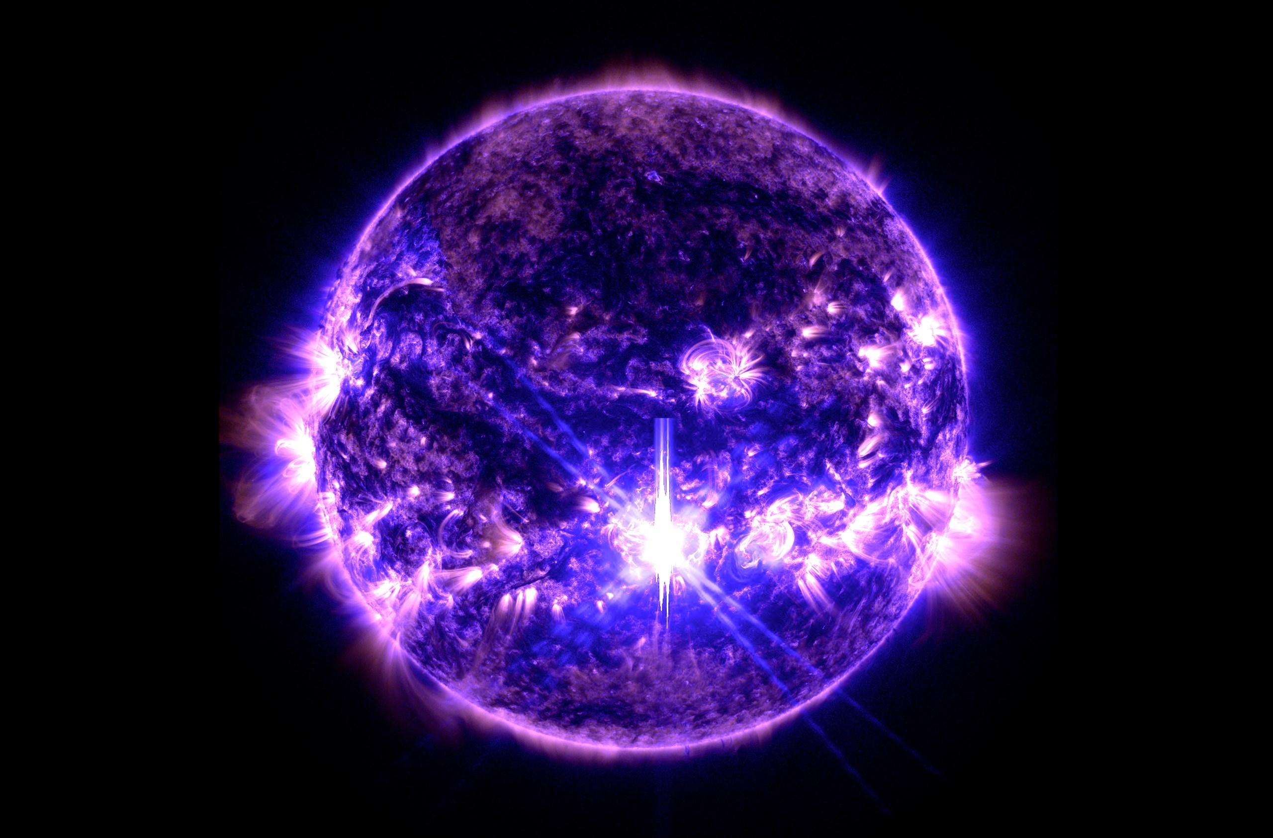 Güneş, 11 yıllık döngüsünde “solar maksimum” seviyesine yükseldi
