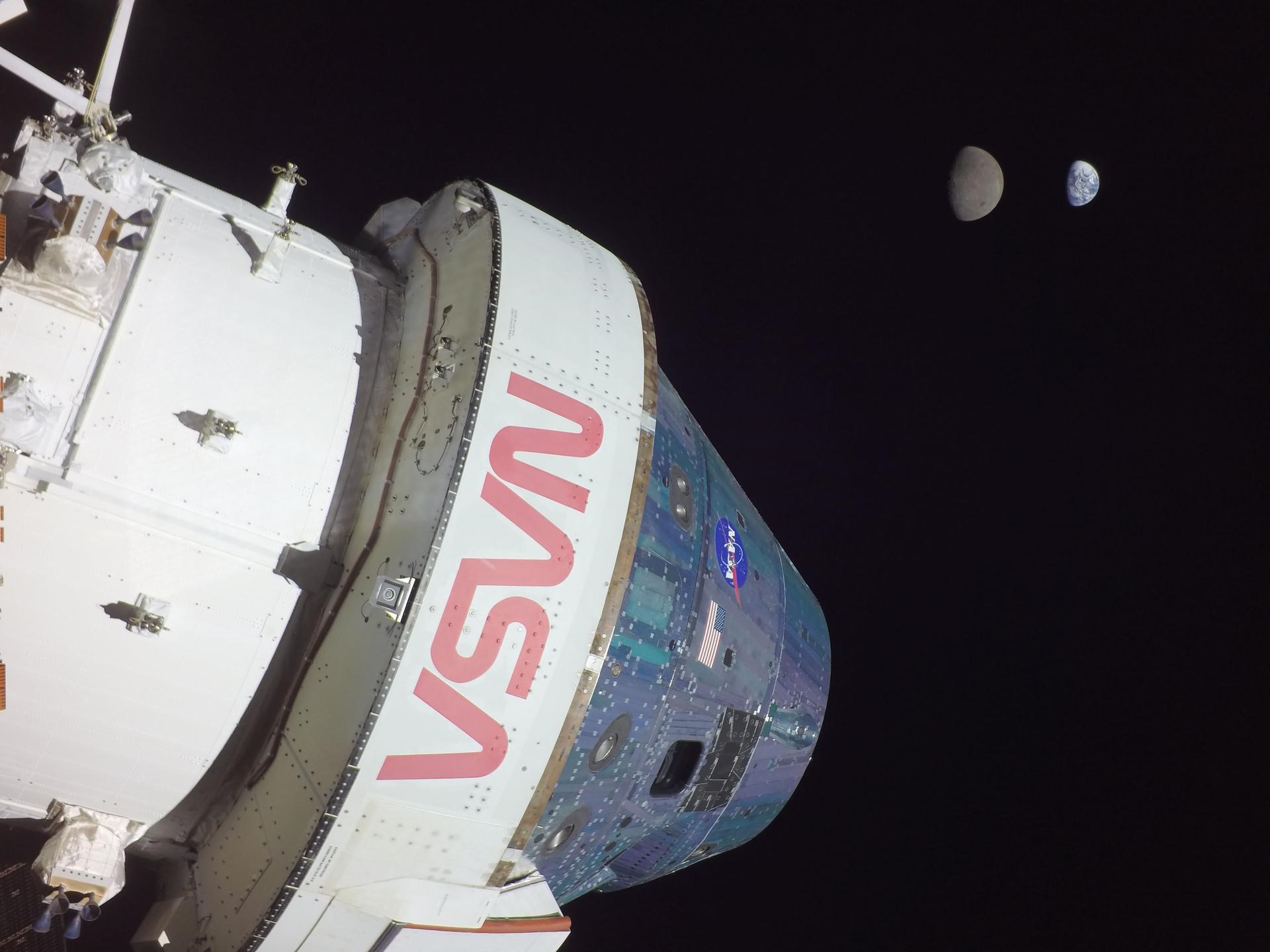 NASA, insanlı Ay görevinde iniş bölgelerini belirledi