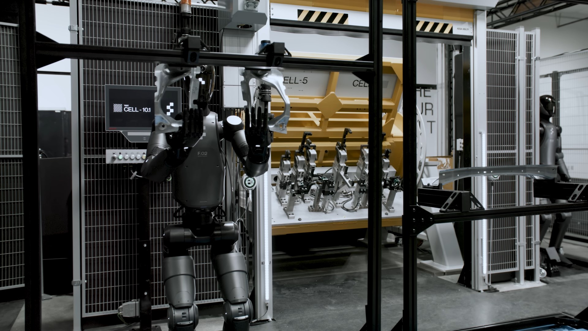 İşçiler tehlikede: BMW’de çalışan insansı robot artık 4 kat hızlı