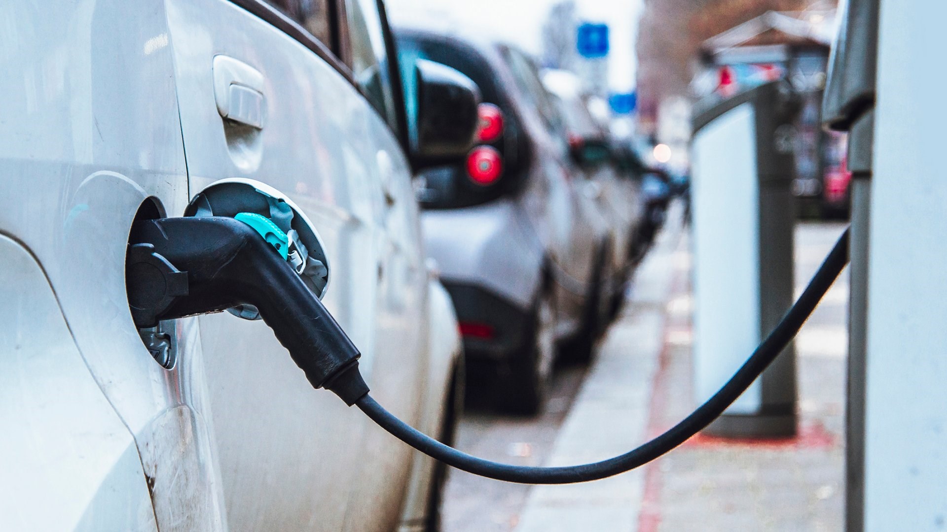 Fransa ve İspanya elektrikli araç teşviklerini azaltmayı planlıyo