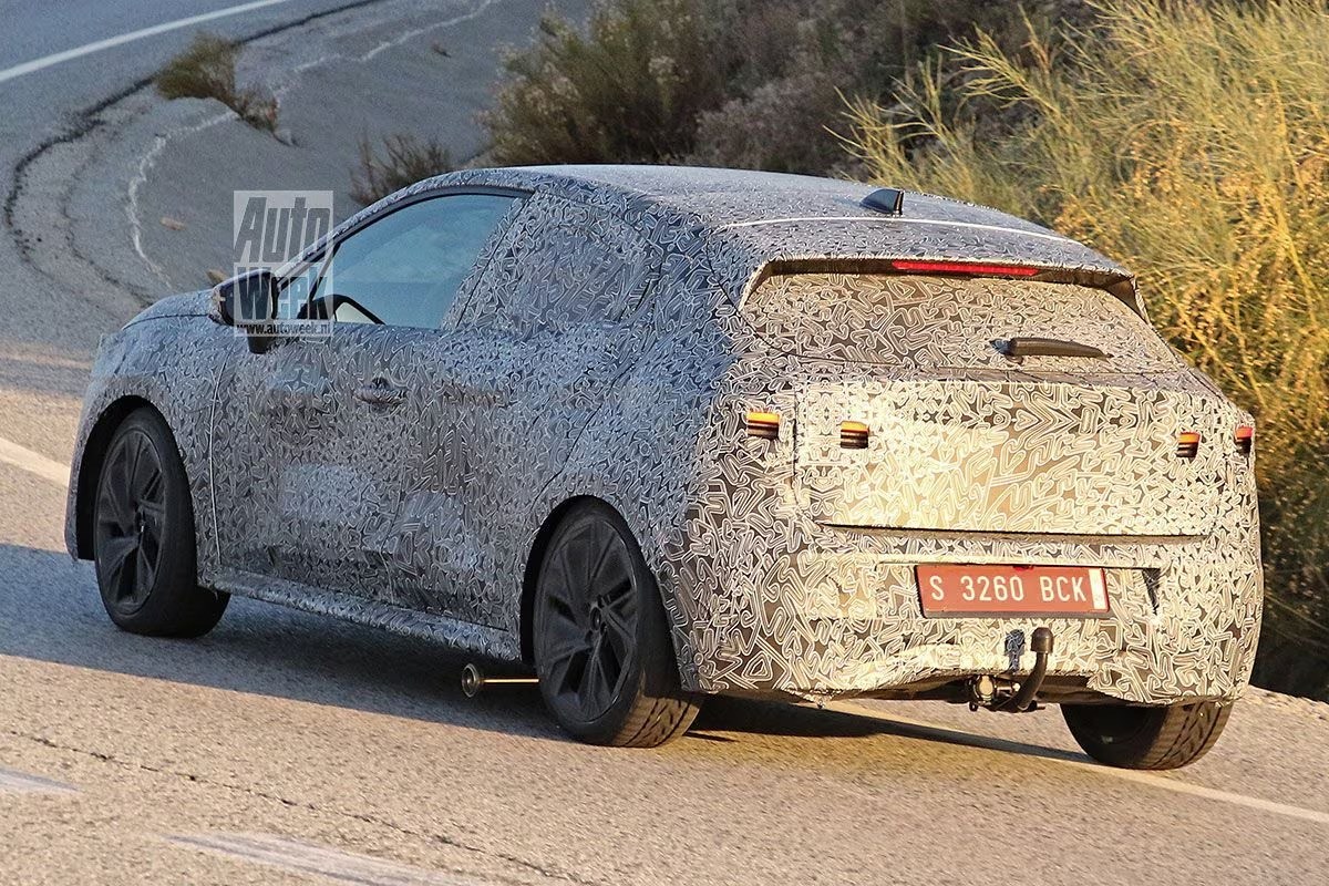2026 Renault Clio yepyeni bir yüzle geliyor: İşte olası tasarımı