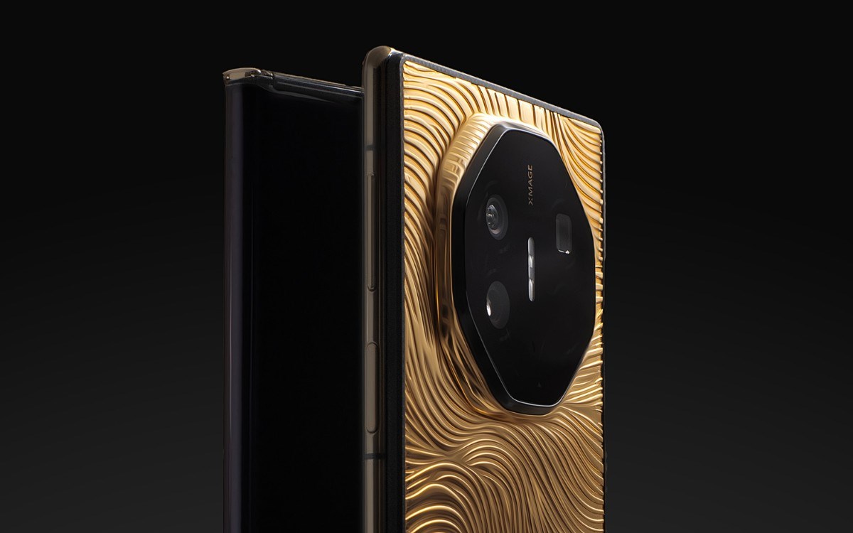 100 bin dolarlık altın gövdeli Huawei Mate XT Ultimate tanıtıldı!