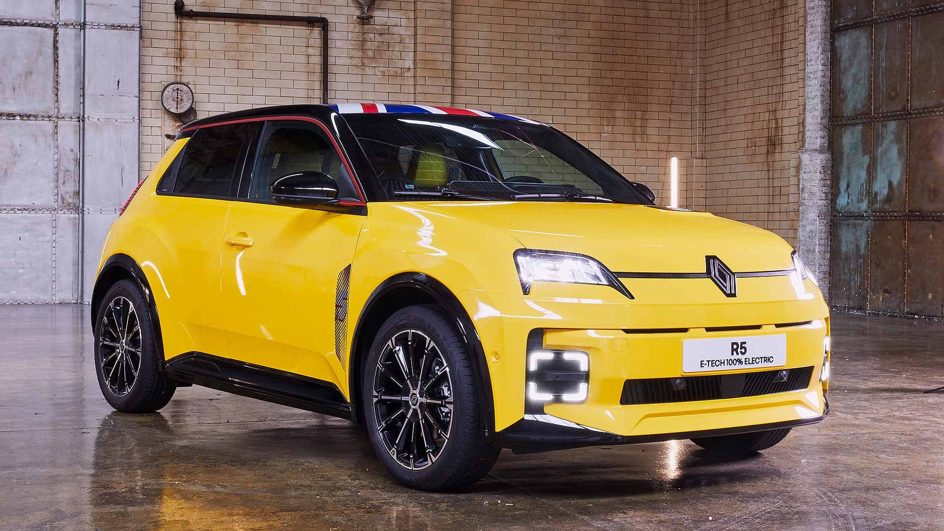 2025 Yılın Otomobili ödülünü Renault 5 kazandı