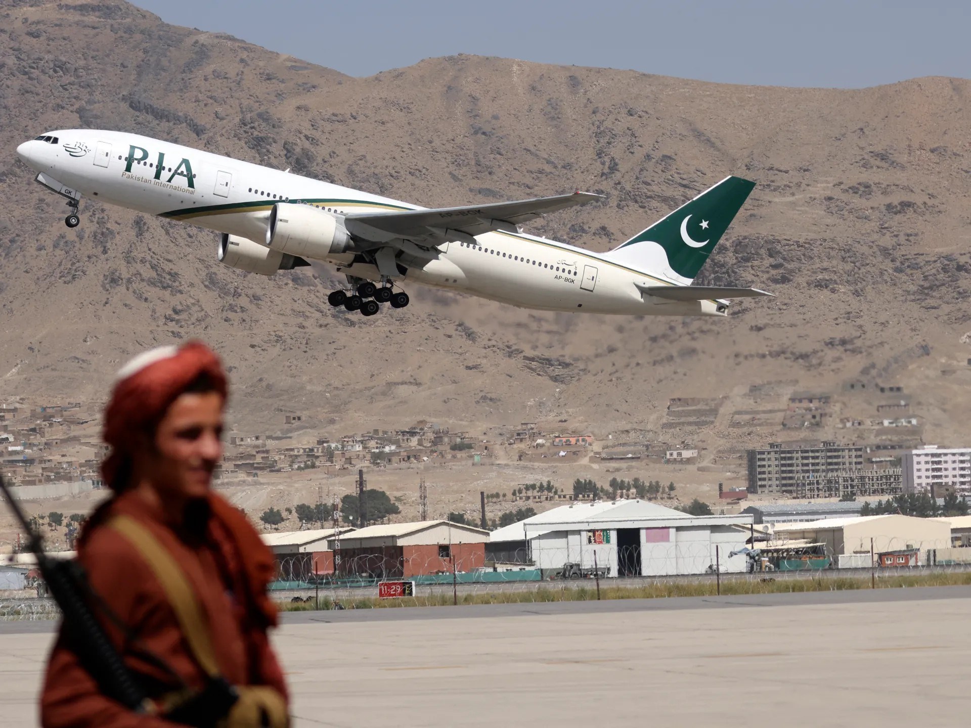 Pakistan Havayolları'ndan 'tüyler ürpertici' uçuş duyurusu