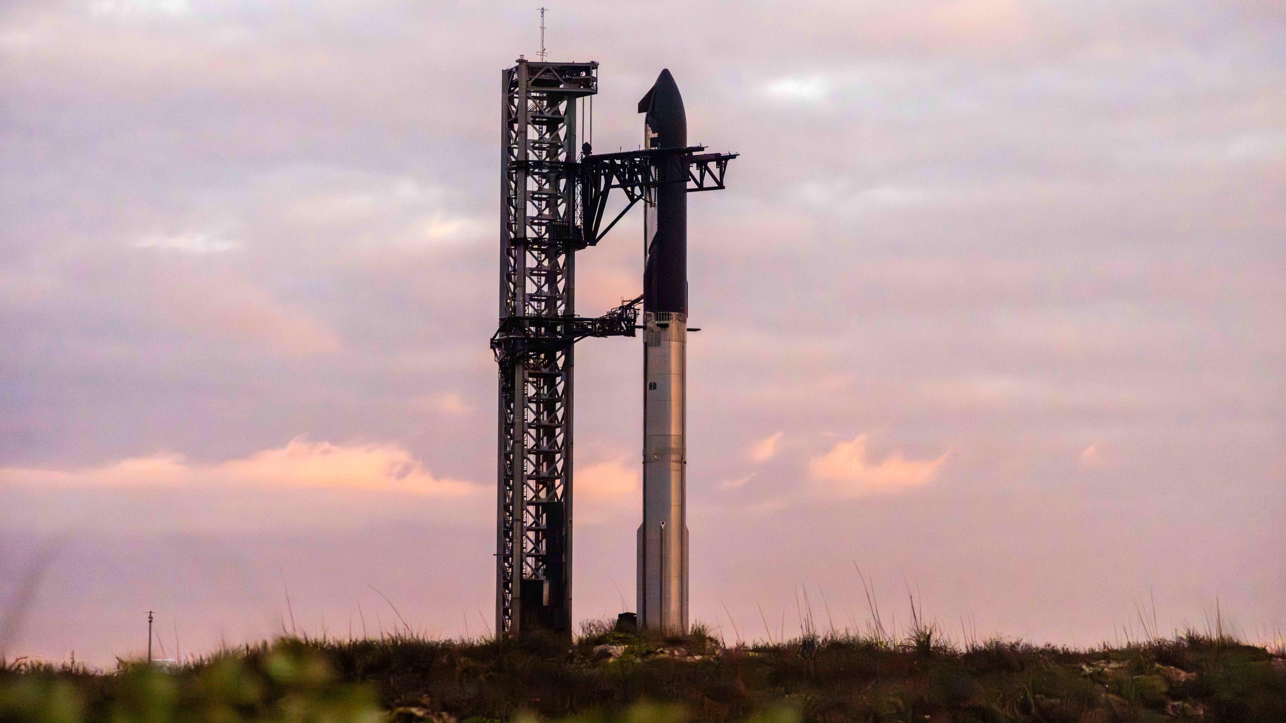 Eğlence garantili Starship fırlatması: İşte havada yakalan roket