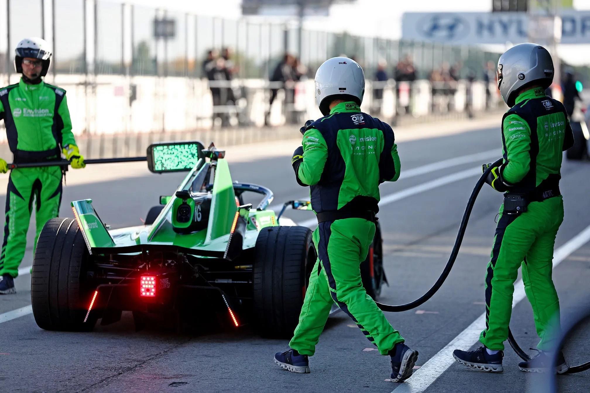 Formula E'de yarış ortası şarj dönemi başlıyor