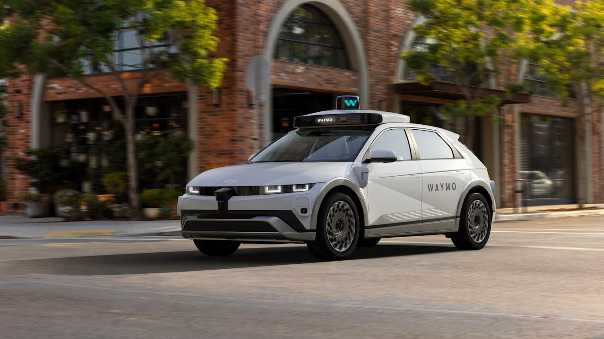 Robotaksi şirketi Waymo, testler için 10 yeni şehre açılıyor