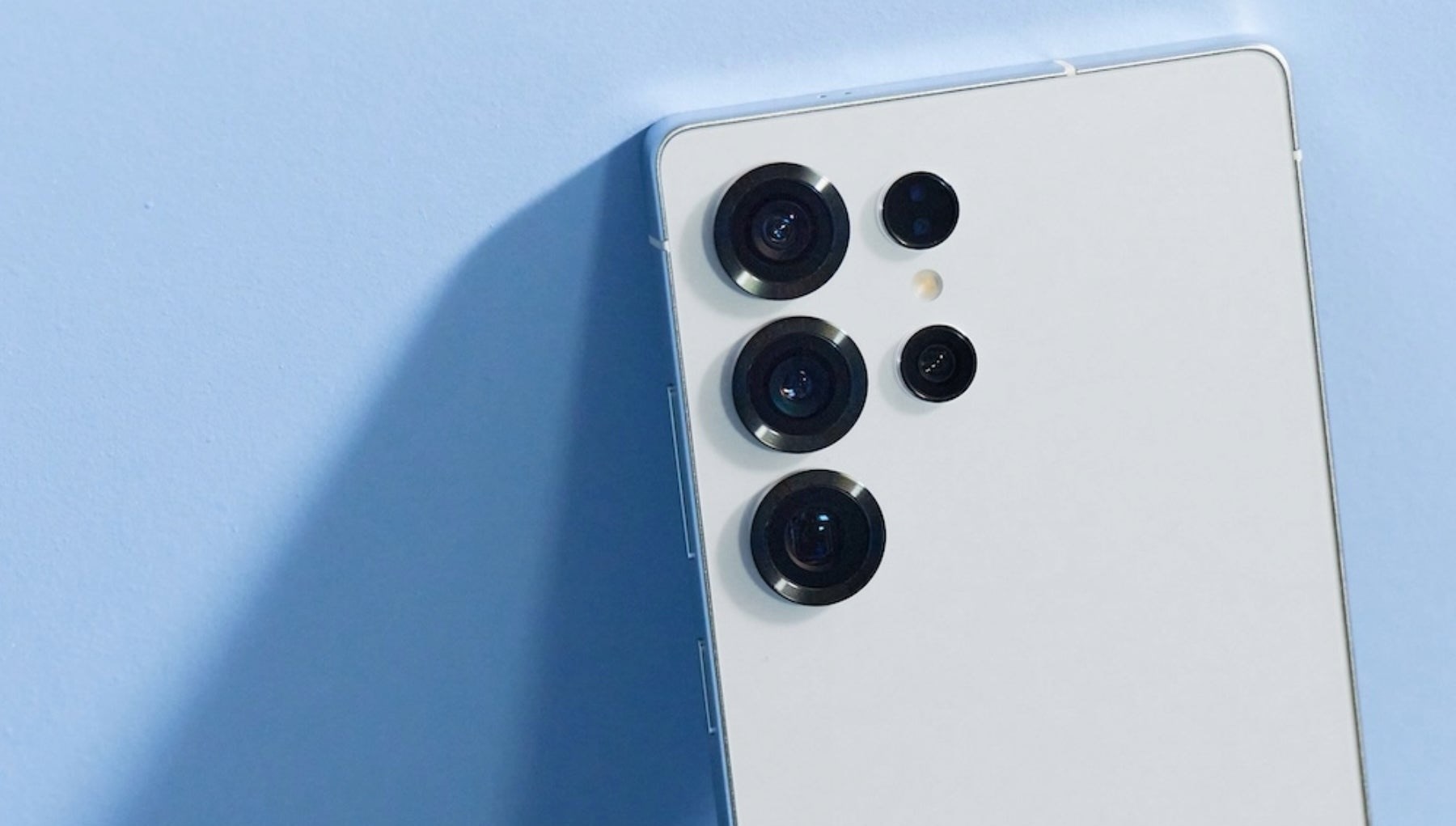 Samsung, bu sefer Apple Intelligence'dan vurdu