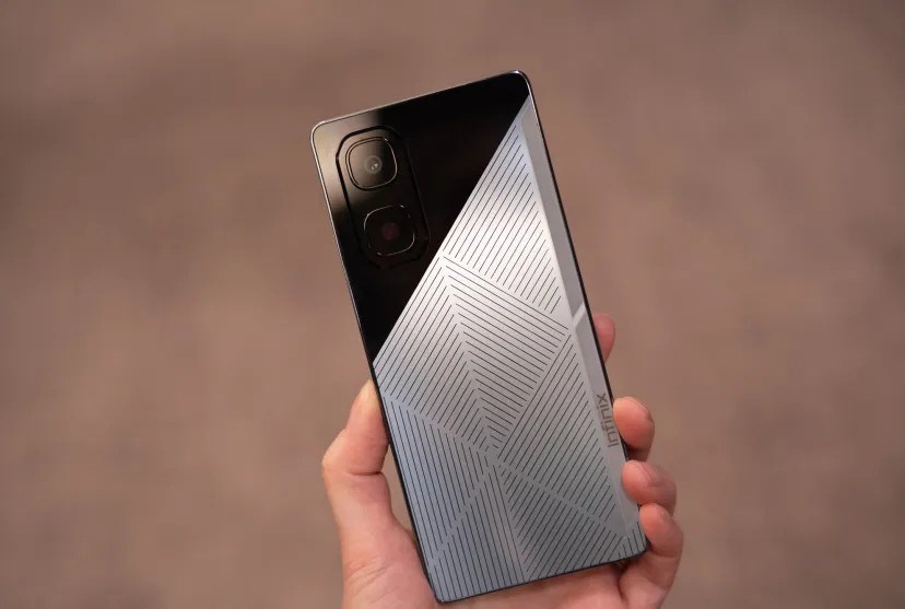 Infinix, güneş panelli akıllı telefonunu sergiledi