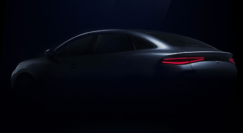BYD yeni elektrikli sedanı e7’yi tanıttı: İşte özellikleri
