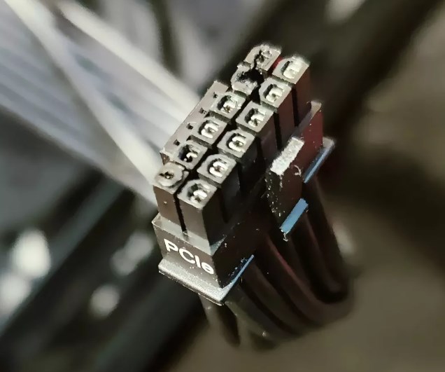 Binlerce dolarlık Nvidia RTX 5090 sistemi kablo sorunu ile yandı
