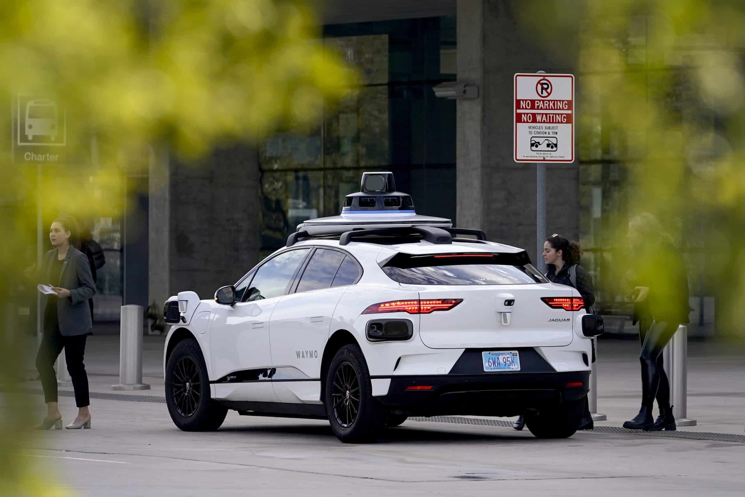 Waymo ve Toyota'dan kişisel otomobiller için otonom sürüş hamlesi
