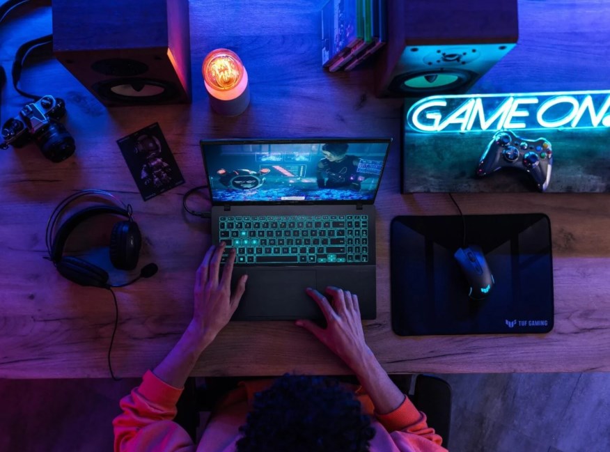 ASUS yeni fiyat performans odaklı bilgisayarı V16'yı tanıttı