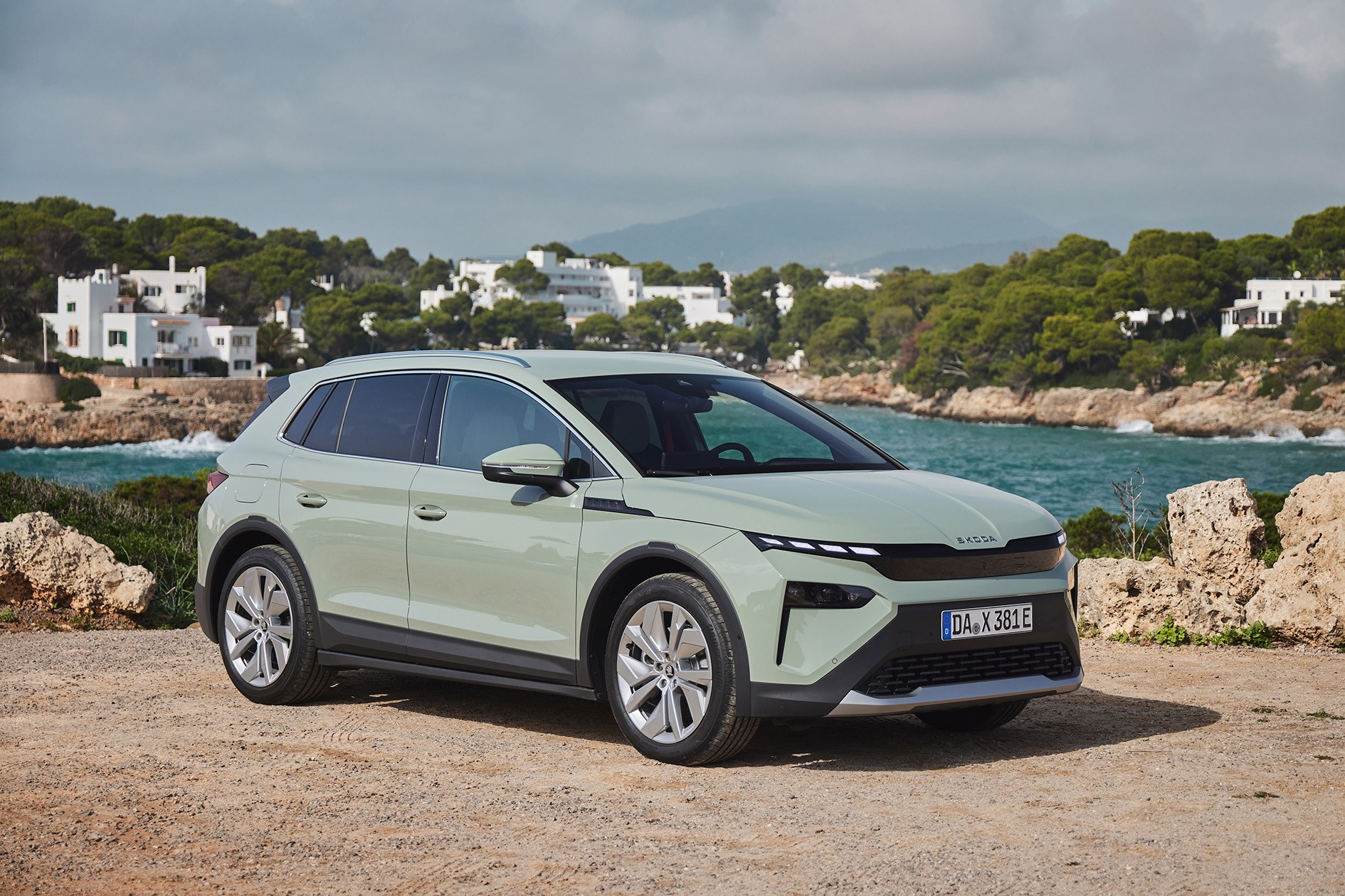 Elektrikli Skoda Enyaq ve Elroq Türkiye'de satışa sunuldu