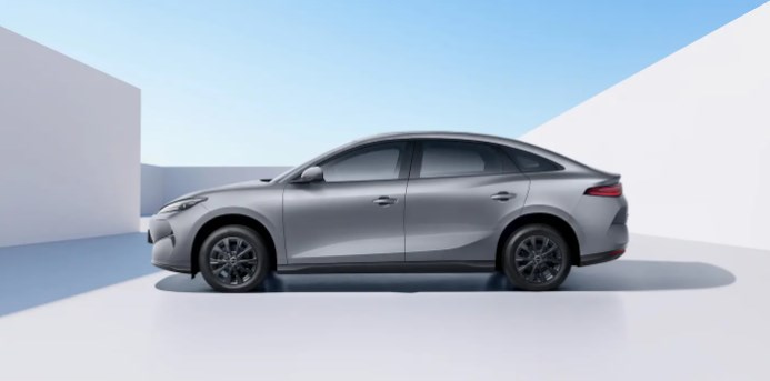 BYD e7 showroomlara ulaştı: En dikkat çekici yanı fiyatı olacak!