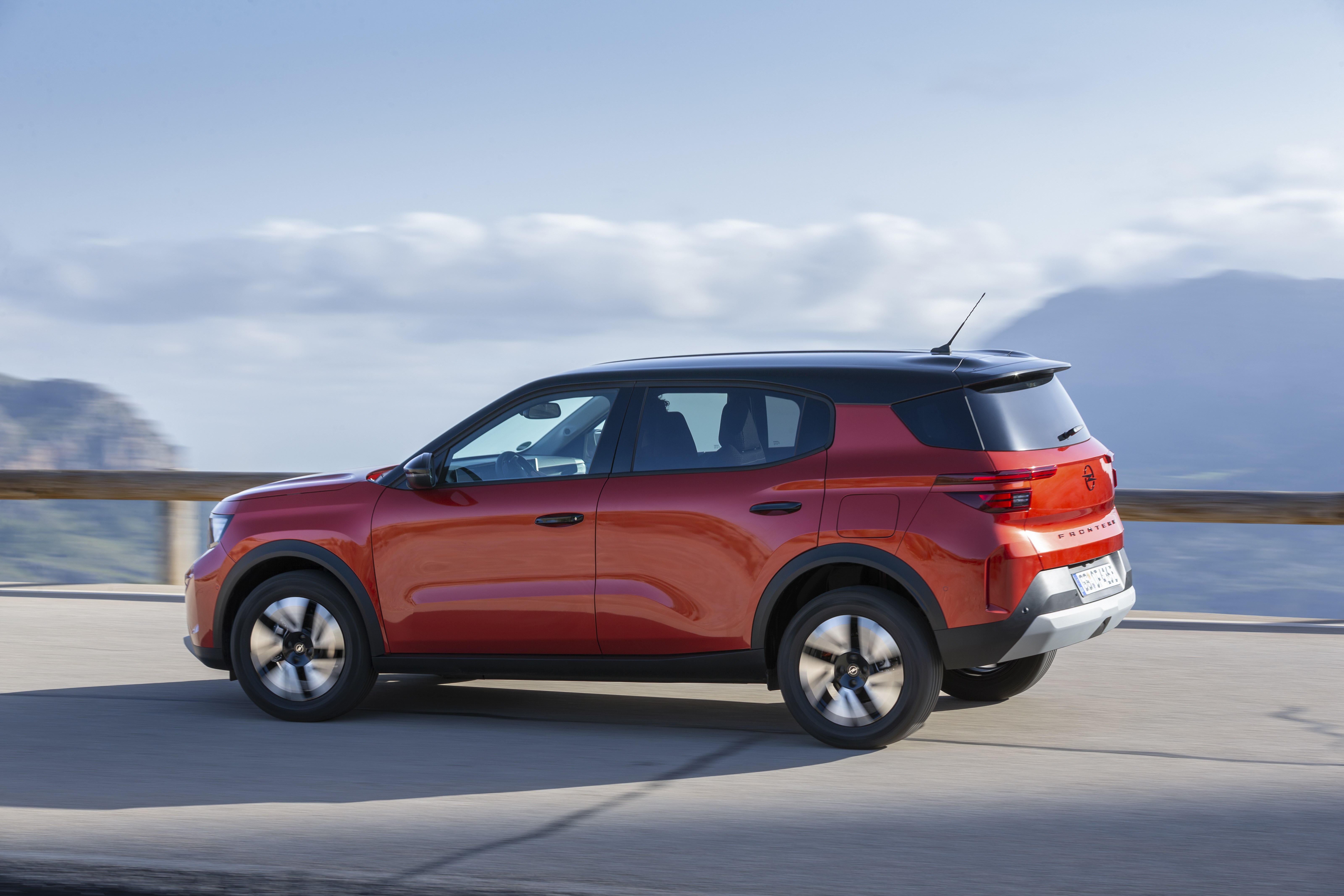 Opel Frontera Türkiye'de: İşte fiyatı ve özellikleri