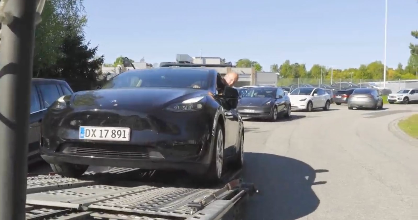 Danimarkalı şirket, Elon Musk yüzünden tüm Tesla’ları iade etti