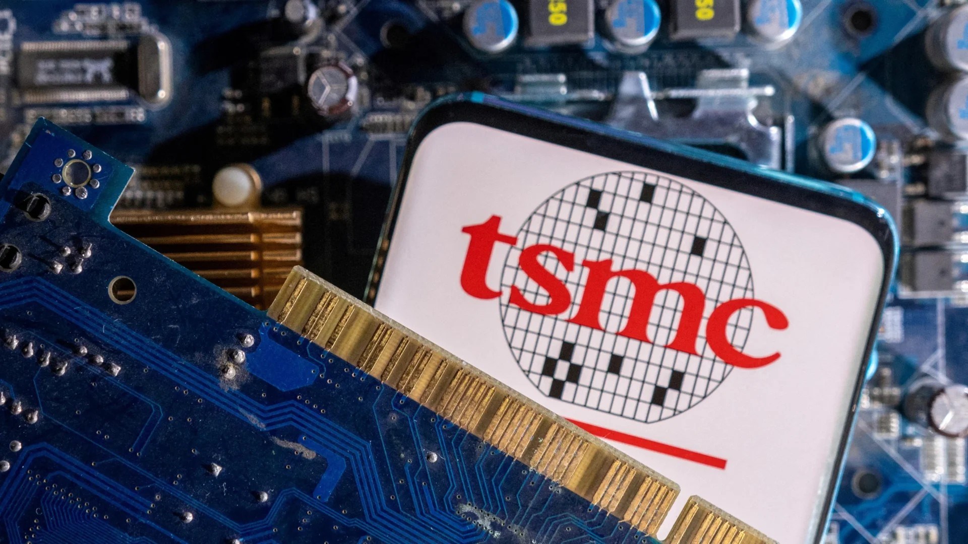 TSMC bu sene 9 yeni fabrika için 42 milyar dolar harcayacak