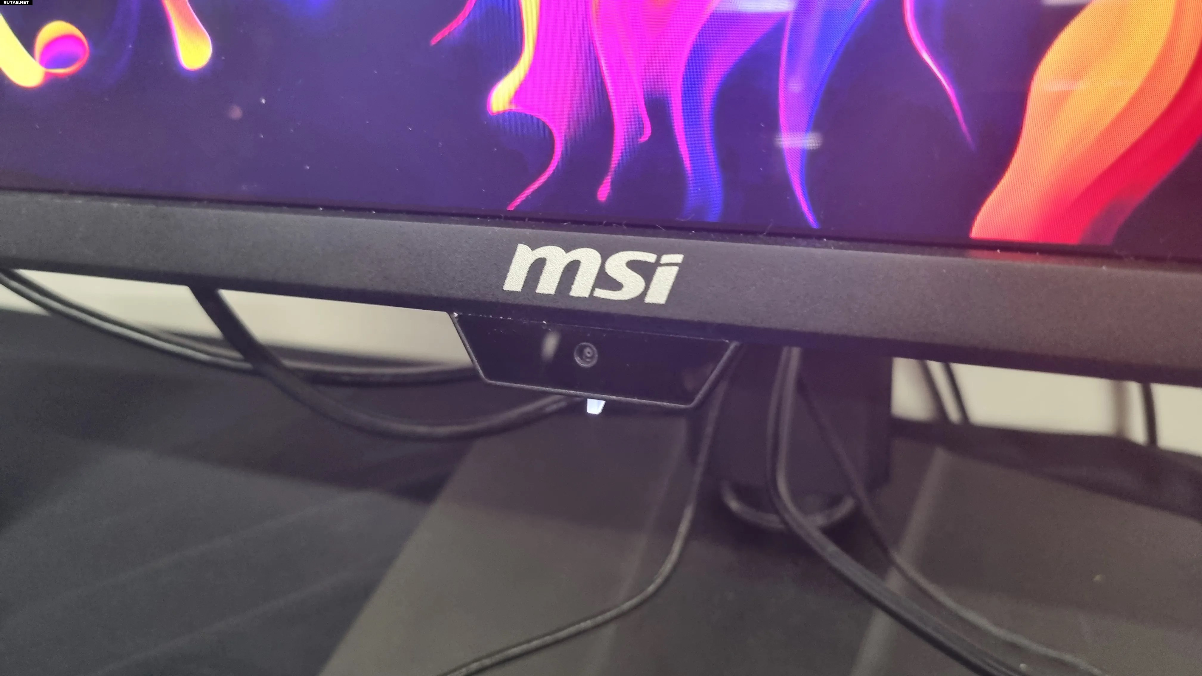 MSI’dan yapay zekalı kamerasıyla insan takibi yapan monitör