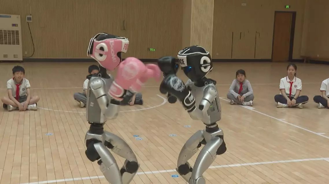 Film gerçek oldu: İnsansı robotlar boks için ringe çıkıyor