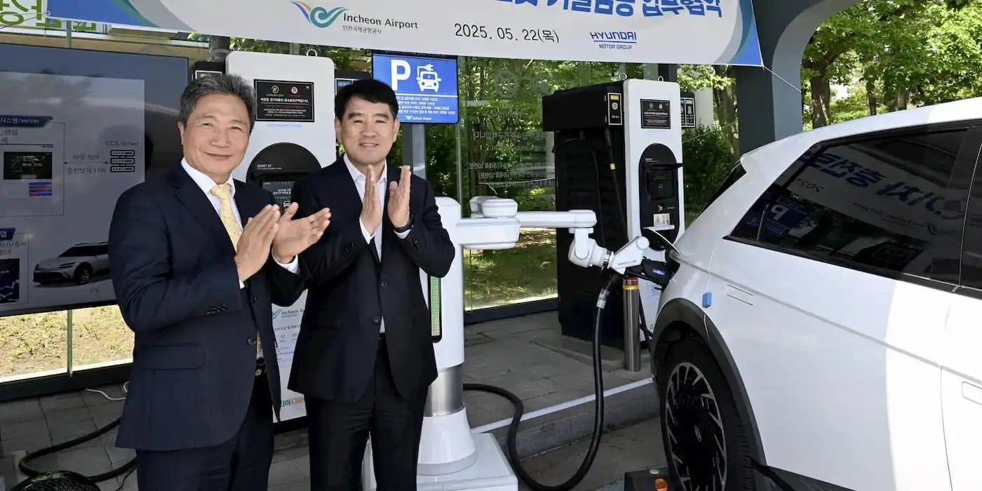 Hyundai, Güney Kore'de elektrikli araç şarj robotunu hizmete aldı