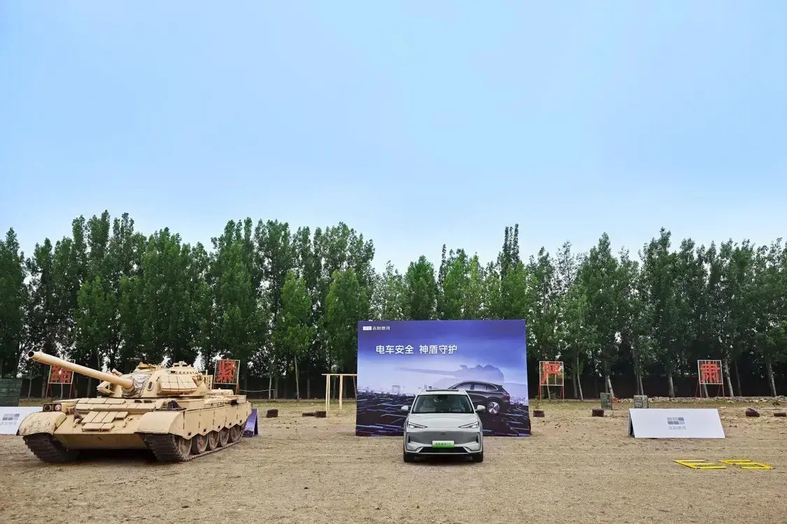 Geely, elektrikli araç bataryasını 36 tonluk tankla ezdi
