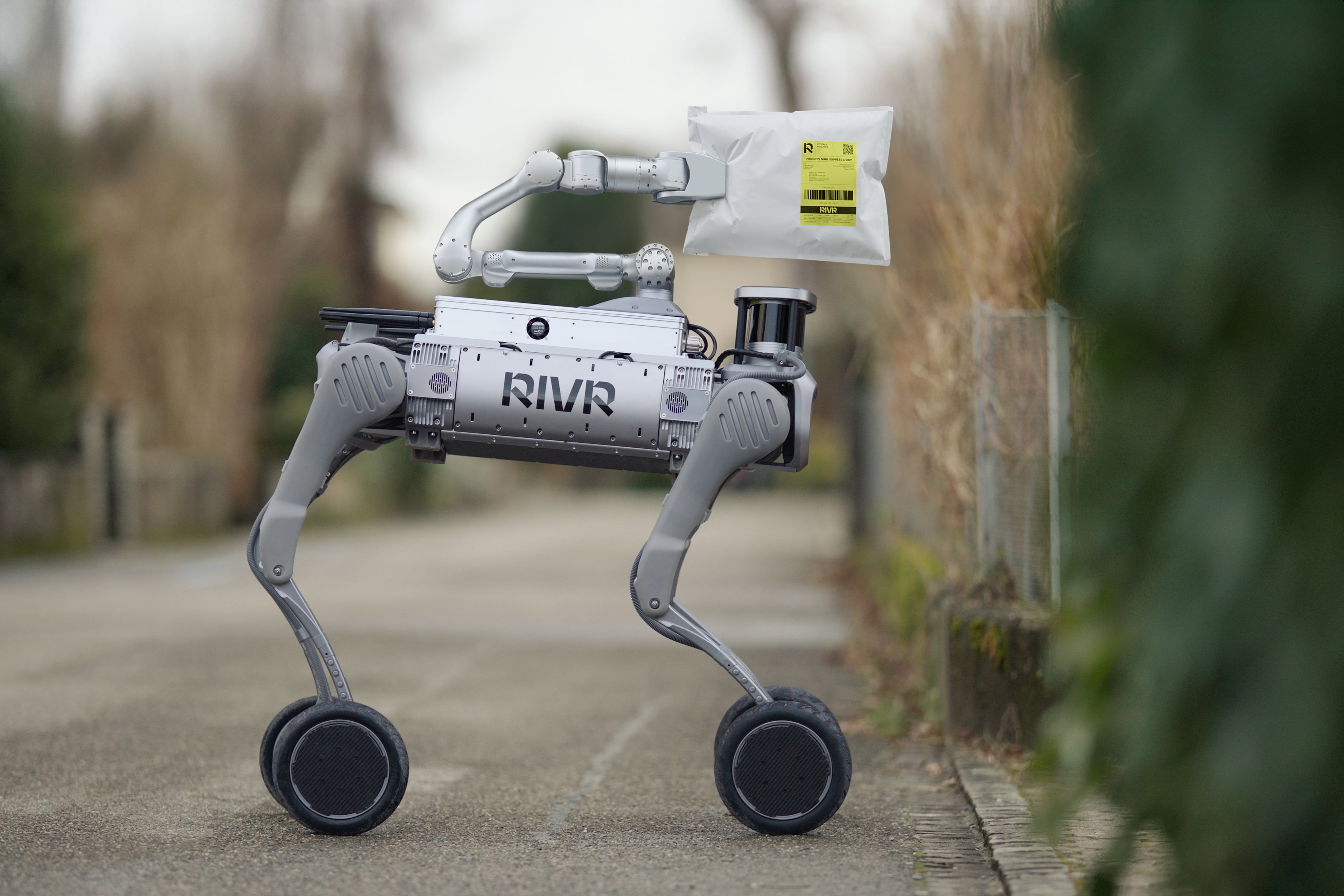 Tekerlekli robot köpekler ABD'de teslimatlara başladı