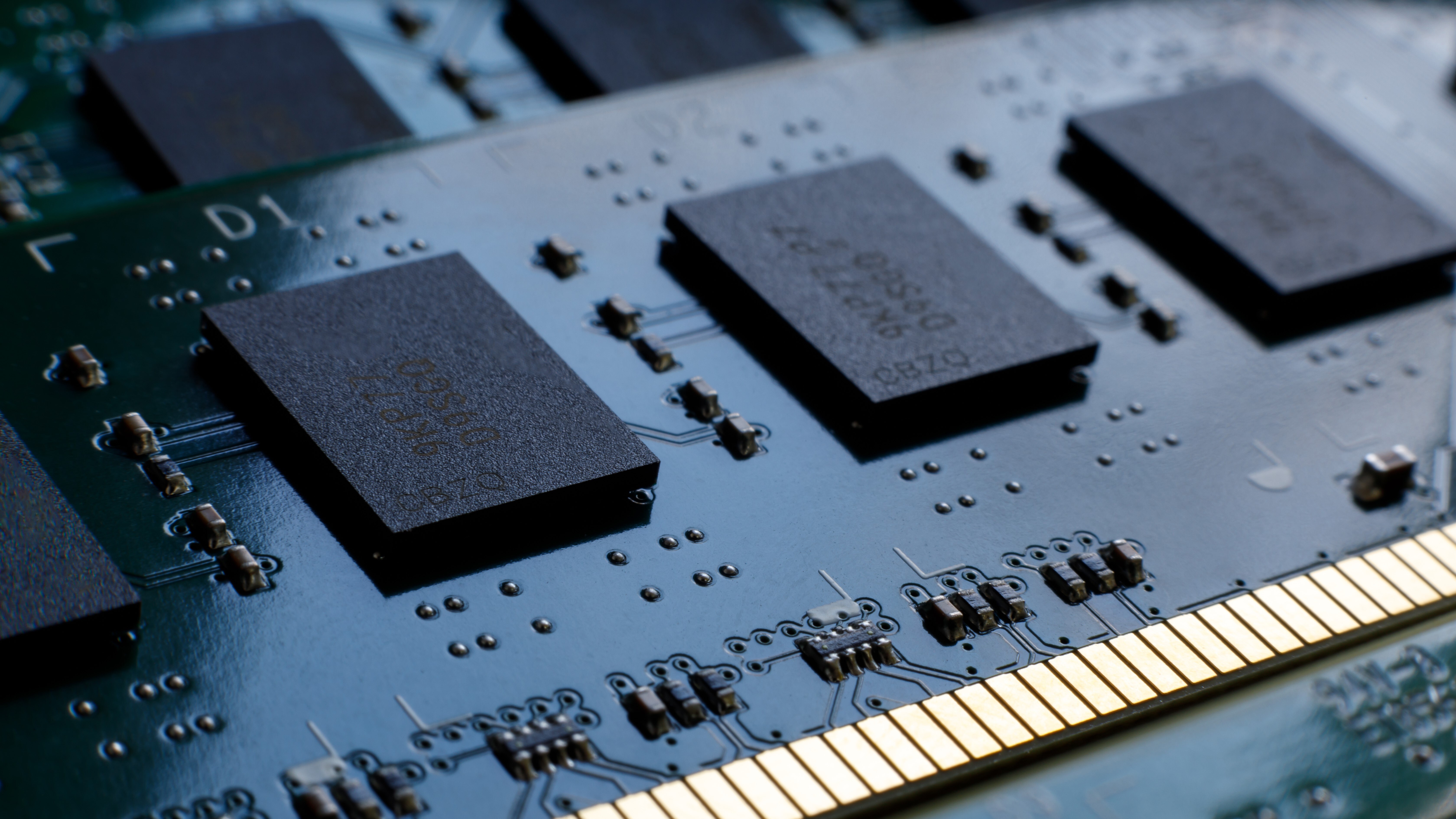 Intel, HBM’e alternatif olacak yeni bir bellek geliştiriyor