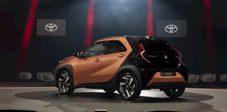 Yeni Aygo X Hibrit gücü ve tasarımı ile dikkat çekiyor