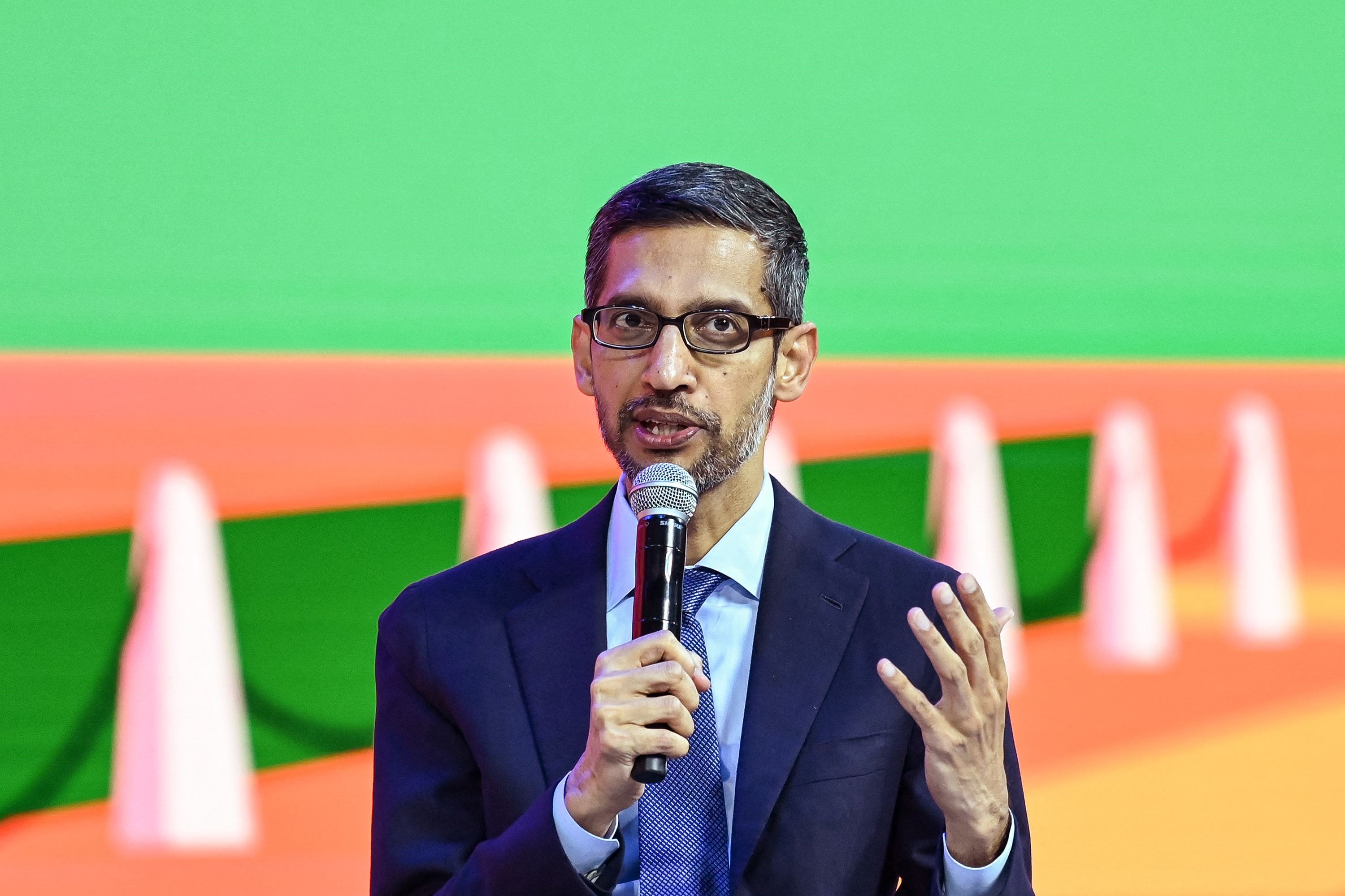 Google CEO’su Sundar Pichai: Yapay zeka işleri yok etmeyecek