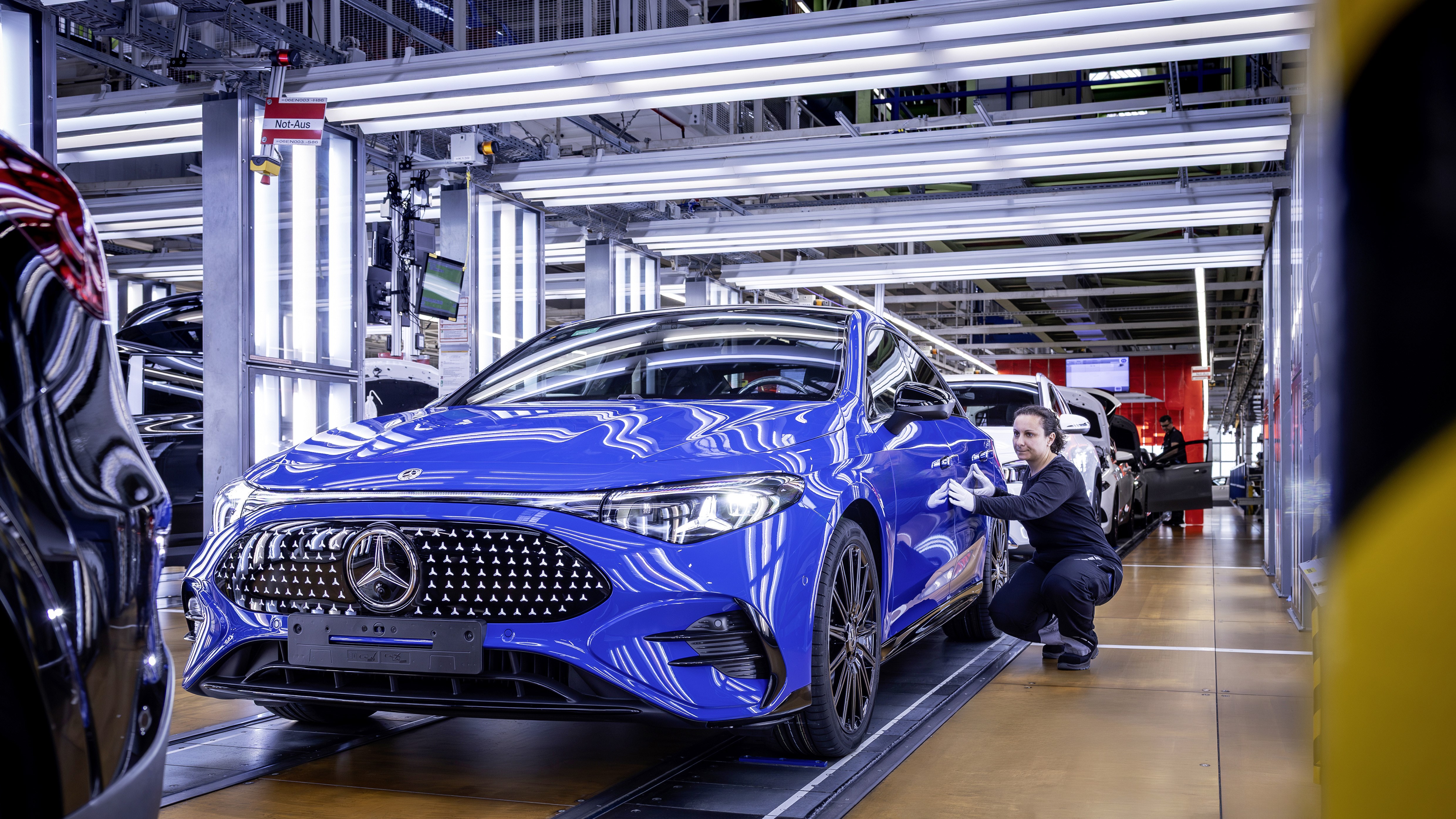 Mercedes'in elektrikli CLA'sı Almanya'da seri üretime girdi