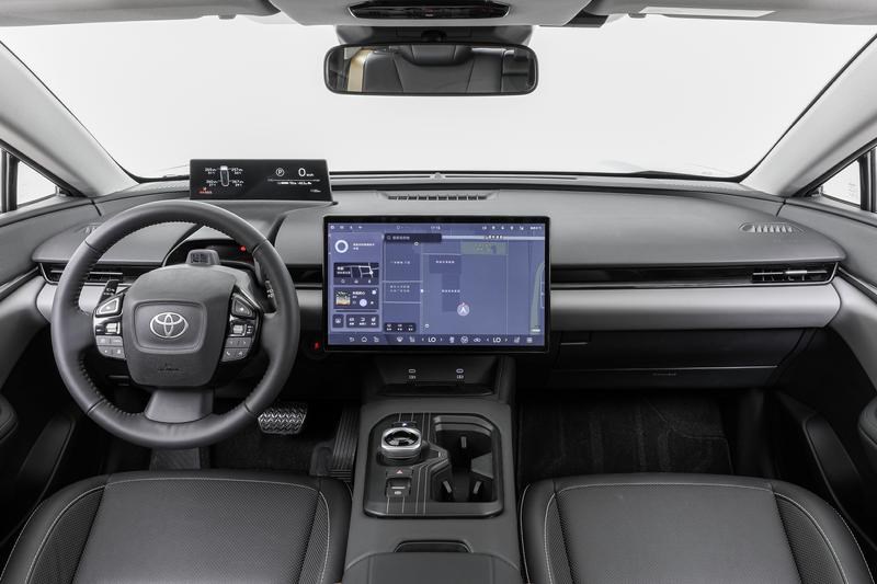 Yeni Toyota bZ5, BYD teknolojisiyle Çin'de satışa sunuluyor