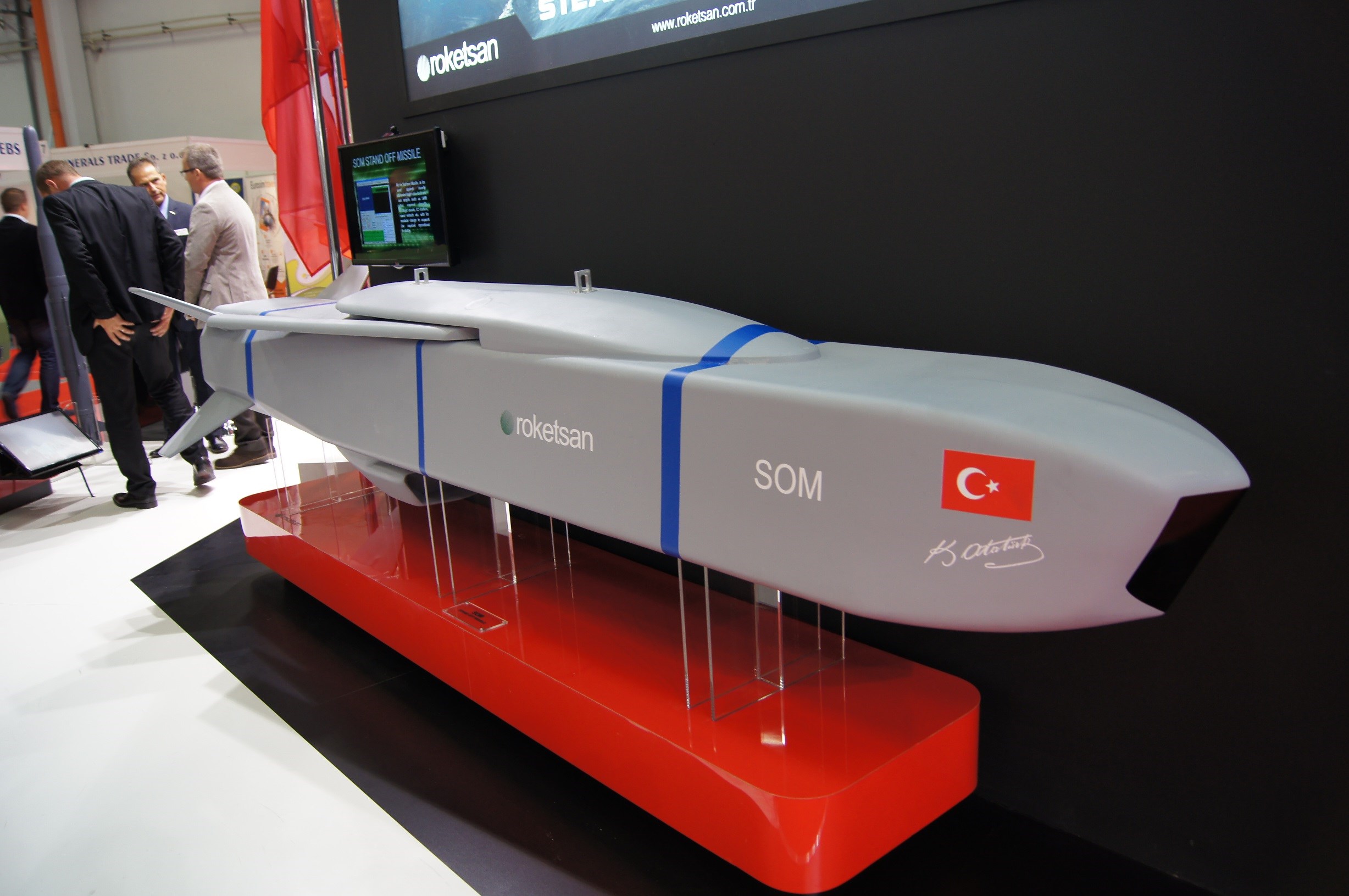 Yerli turbojet motorlu SOM seyir füzesinden ilk testte tam isabet