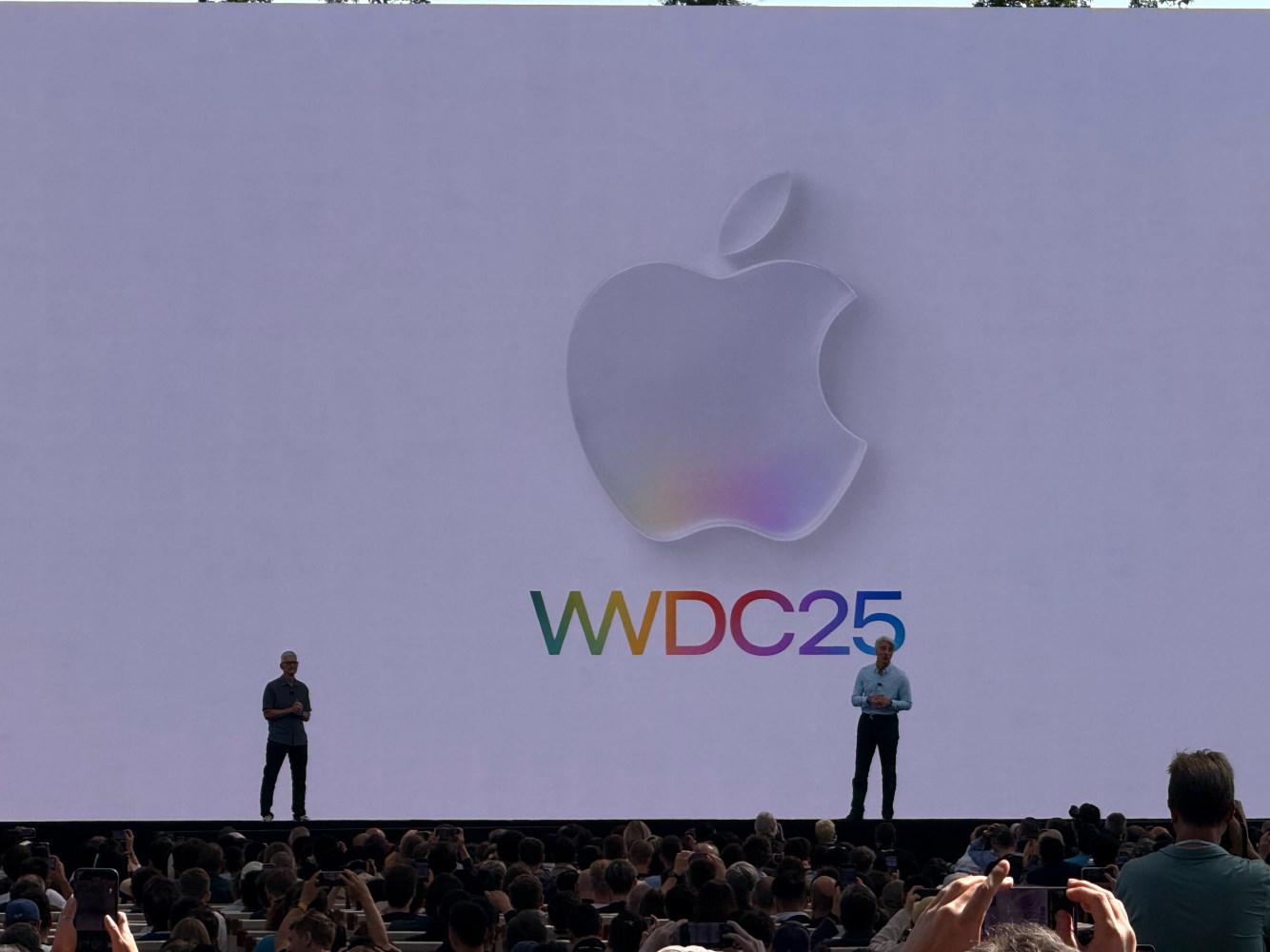 Apple, watchOS 26’yı duyurdu: İşte merak edilenler