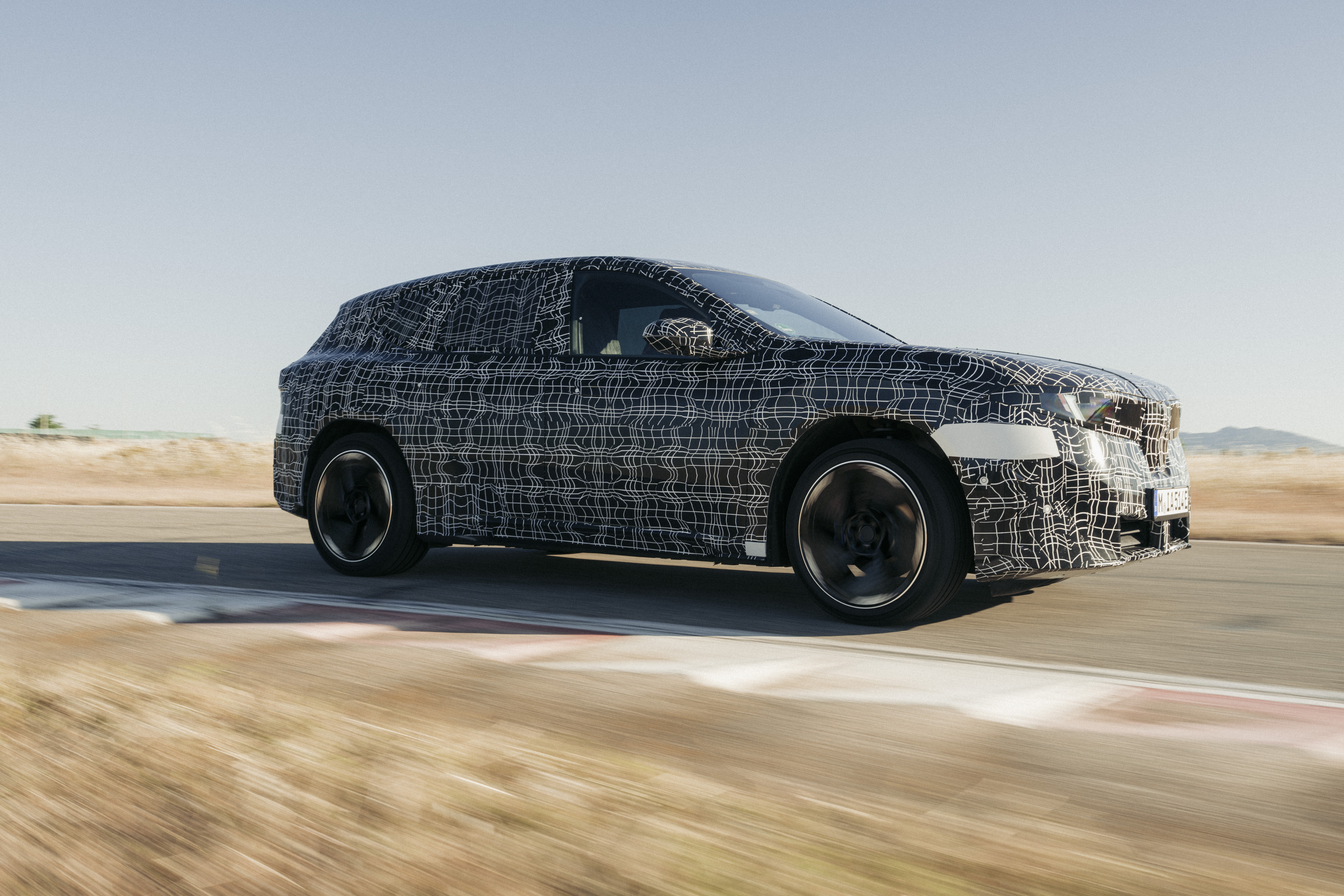 Yeni BMW iX3'e ilişkin etkileyici özellikler ortaya çıktı!
