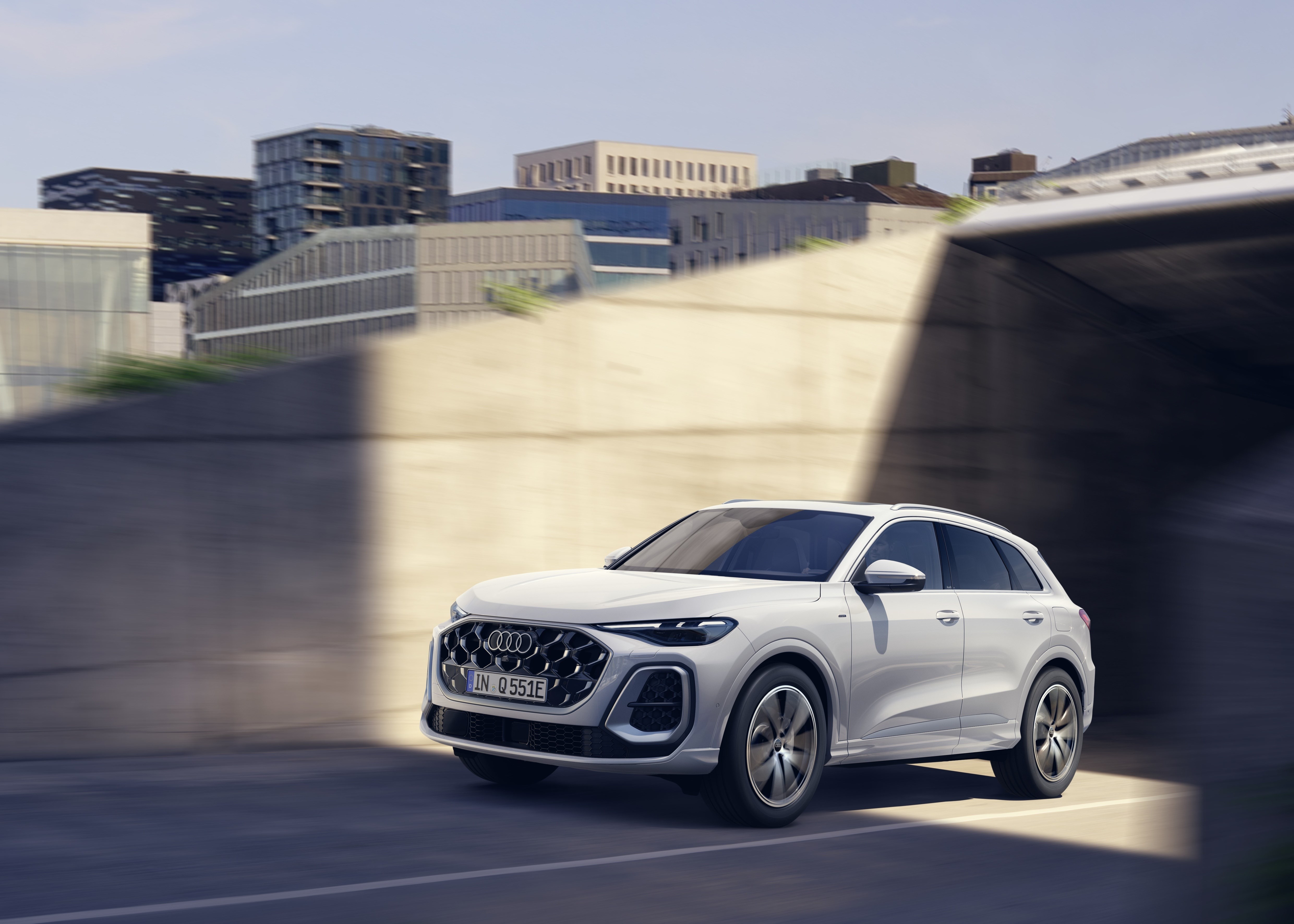 Yeni Audi Q5 e-hybrid tanıtıldı: İşte tasarımı ve özellikleri