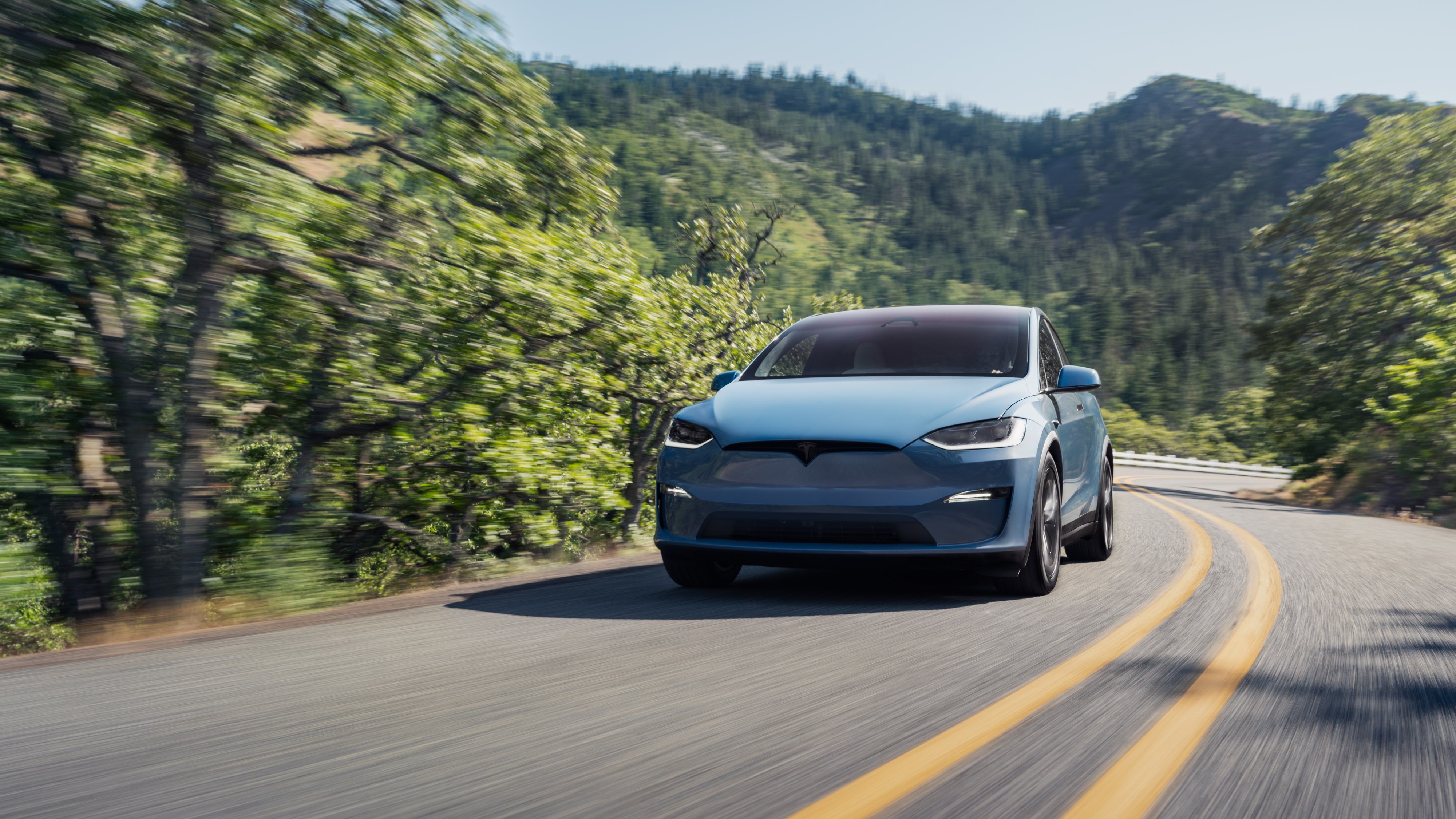 Yenilenmiş Tesla Model S ve Model X piyasaya sürüldü