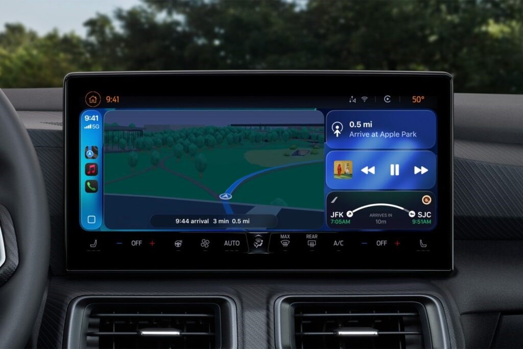 Apple, iOS 26 ile CarPlay'de video oynatmanıza izin verecek