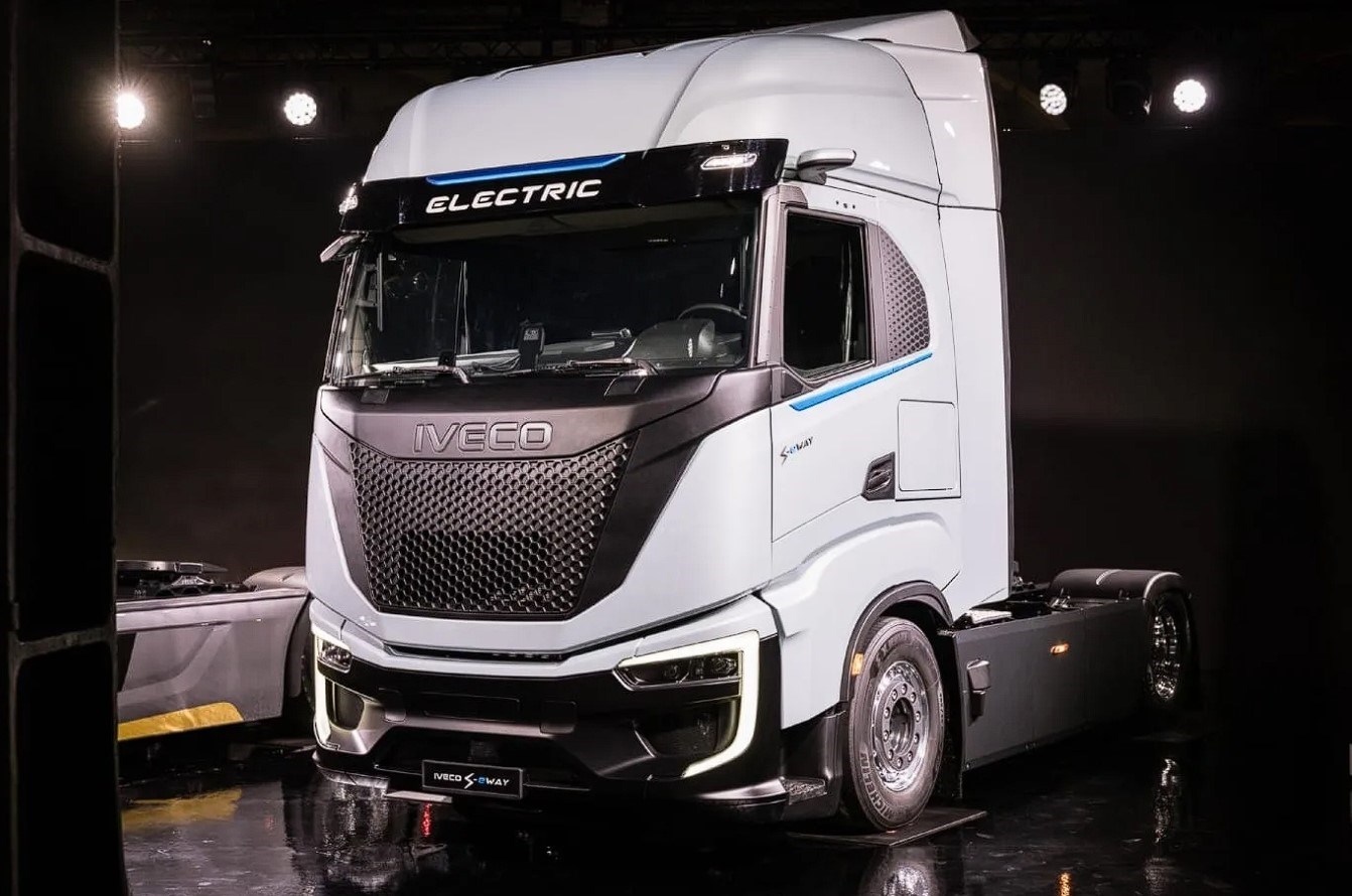IVECO'dan 600 km menzil ve 1,2 milyon km batarya garantili çekici