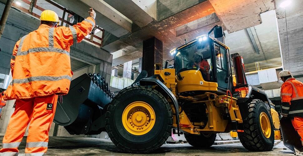 Avrupa'nın ilk 6 tonluk elektrikli yükleyicisi sahaya çıktı
