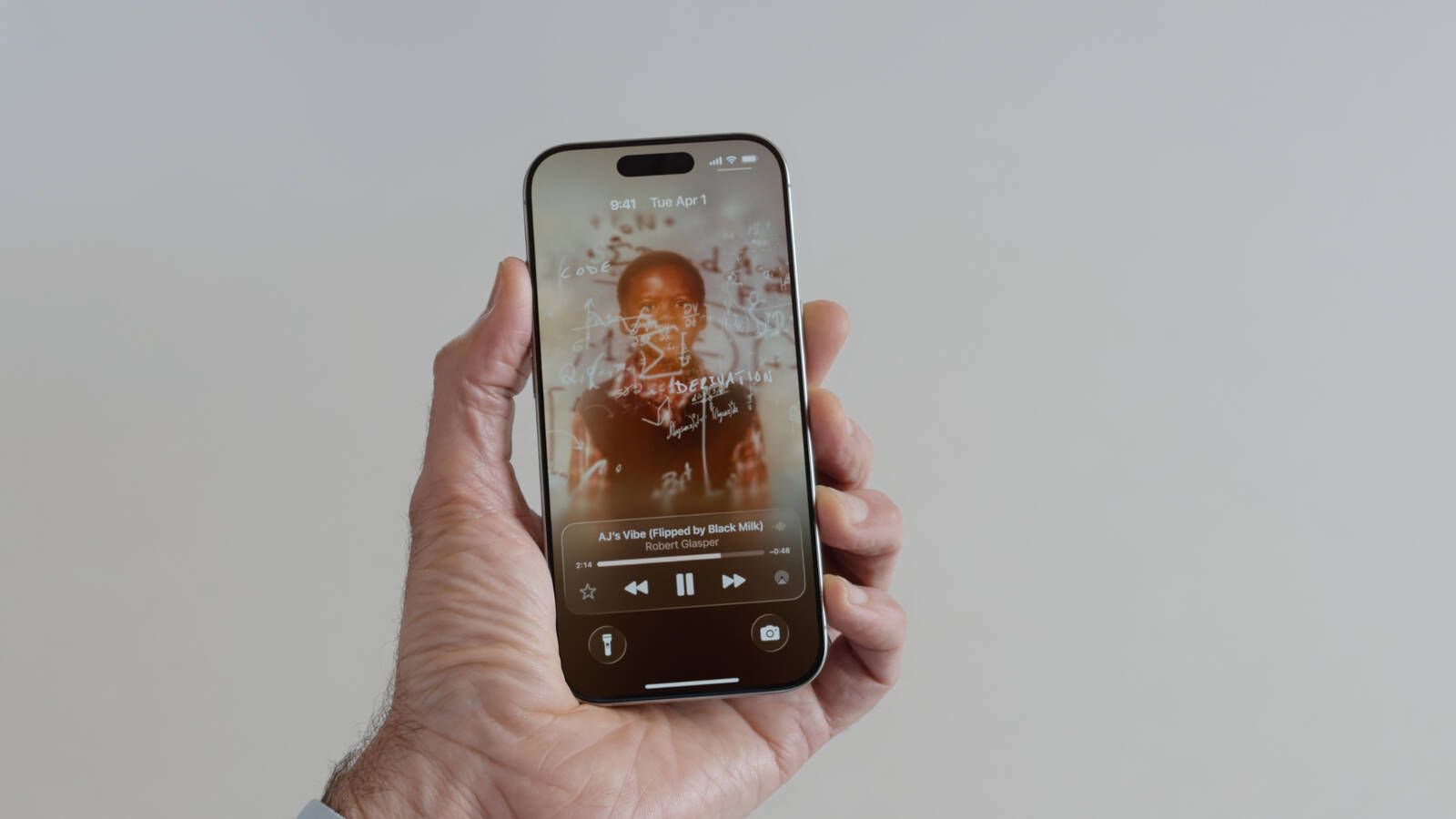 iOS 26 müzik albüm animasyonları